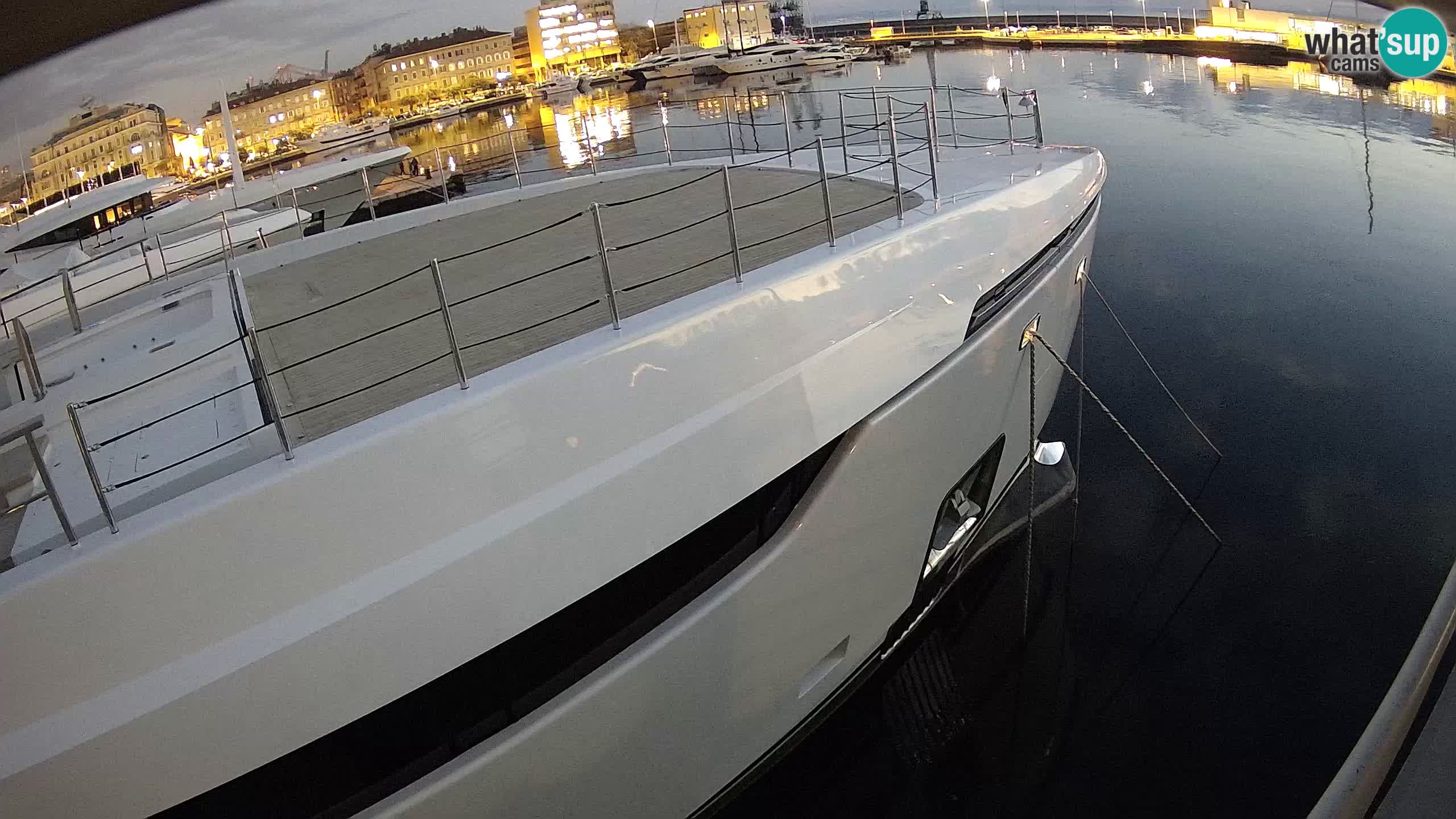 Reka – Botel Marina spletna kamera