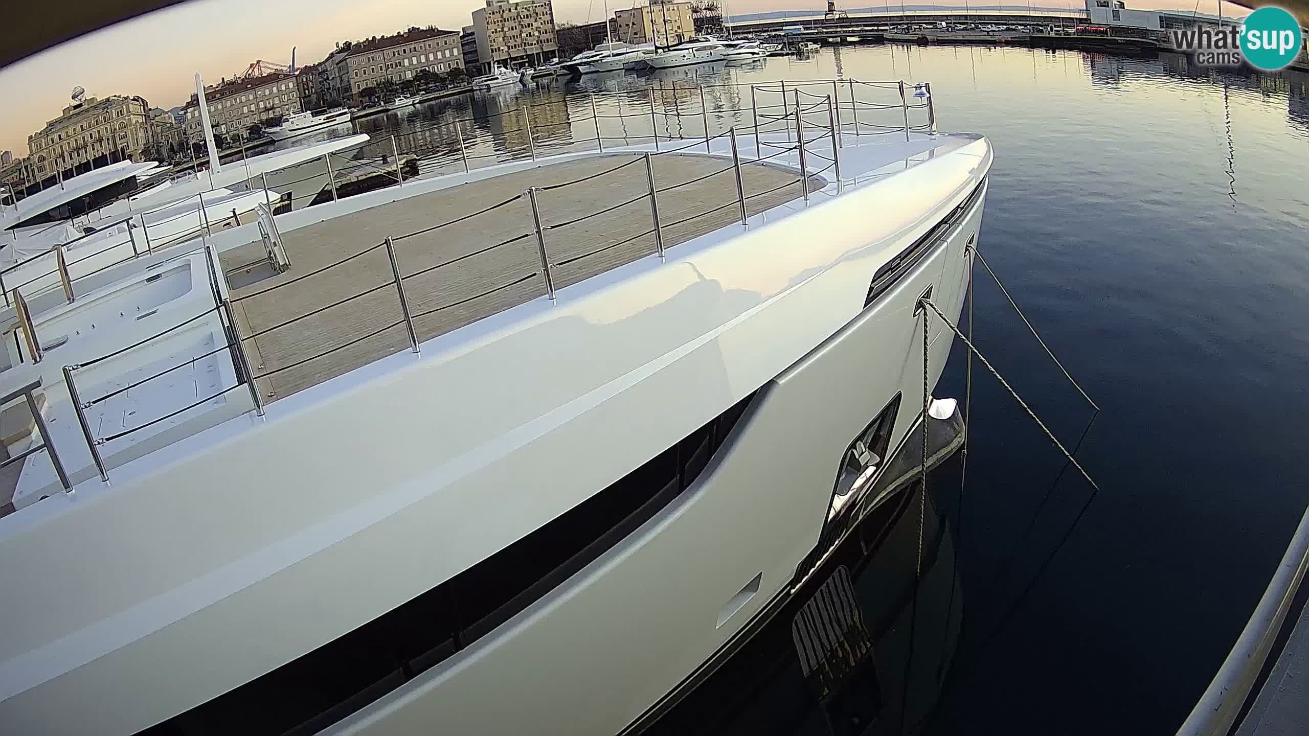 Botel Marina cámara web en vivo Rijeka