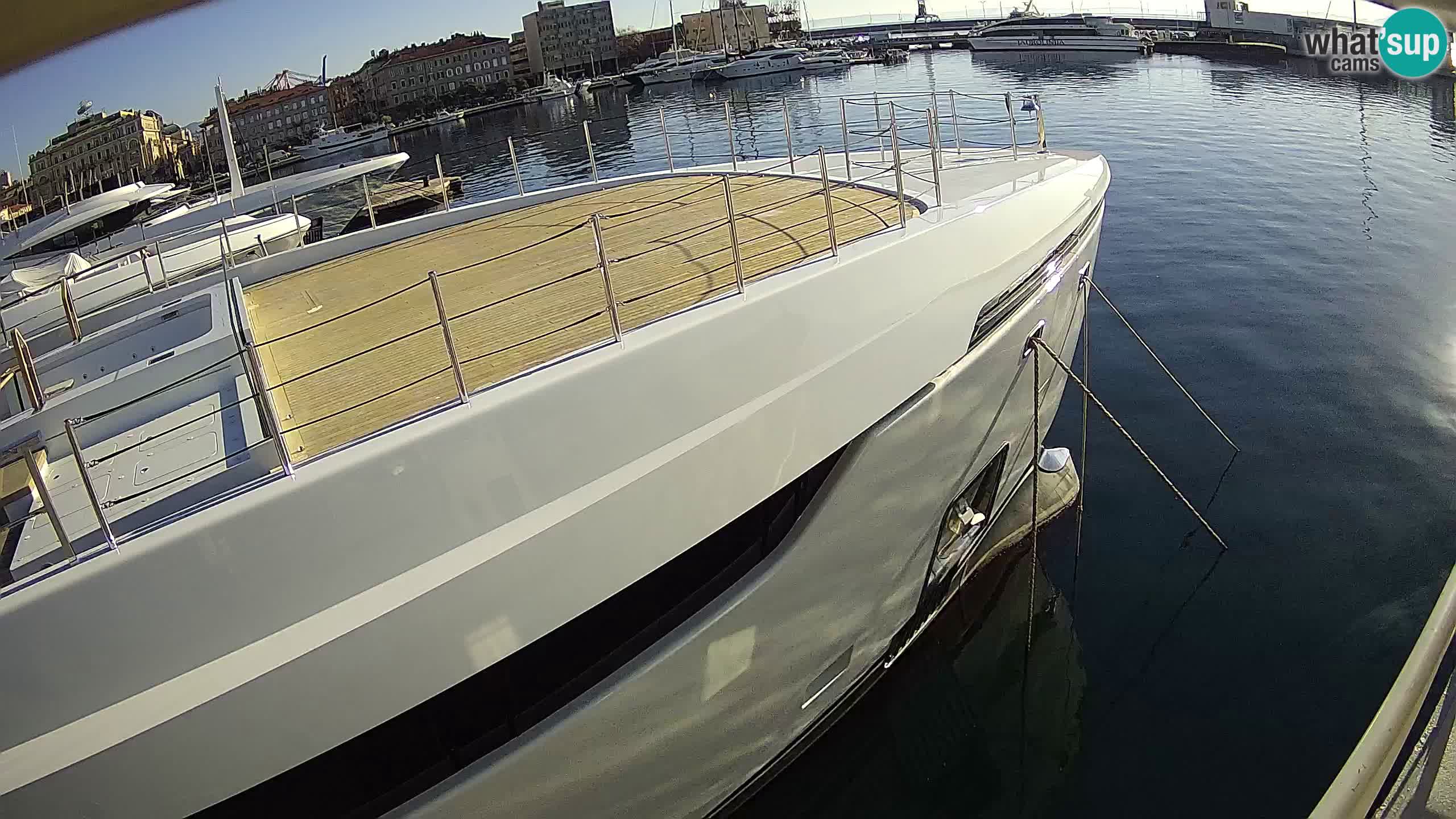 Reka – Botel Marina spletna kamera