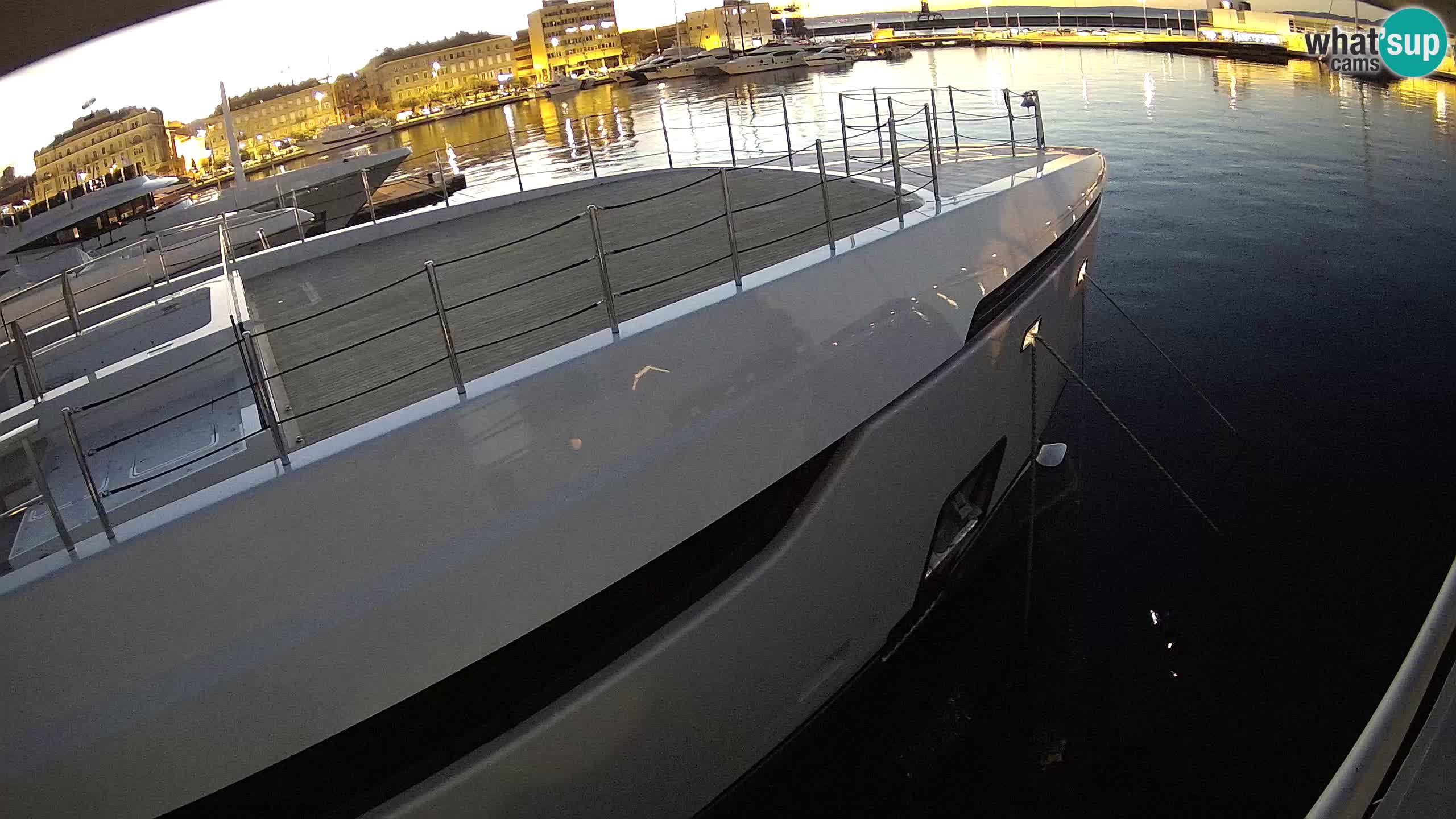 Botel Marina cámara web en vivo Rijeka