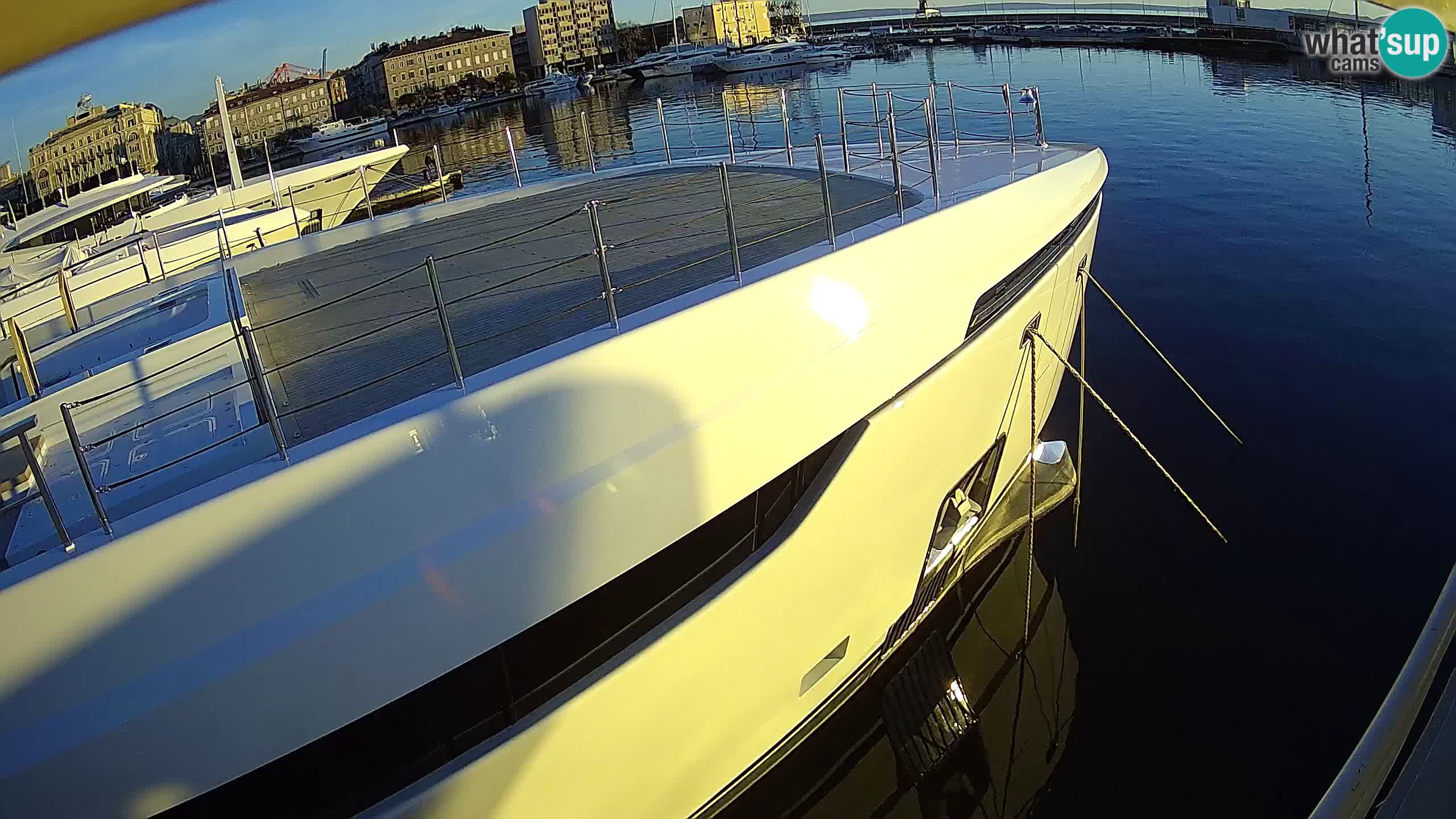 Reka – Botel Marina spletna kamera