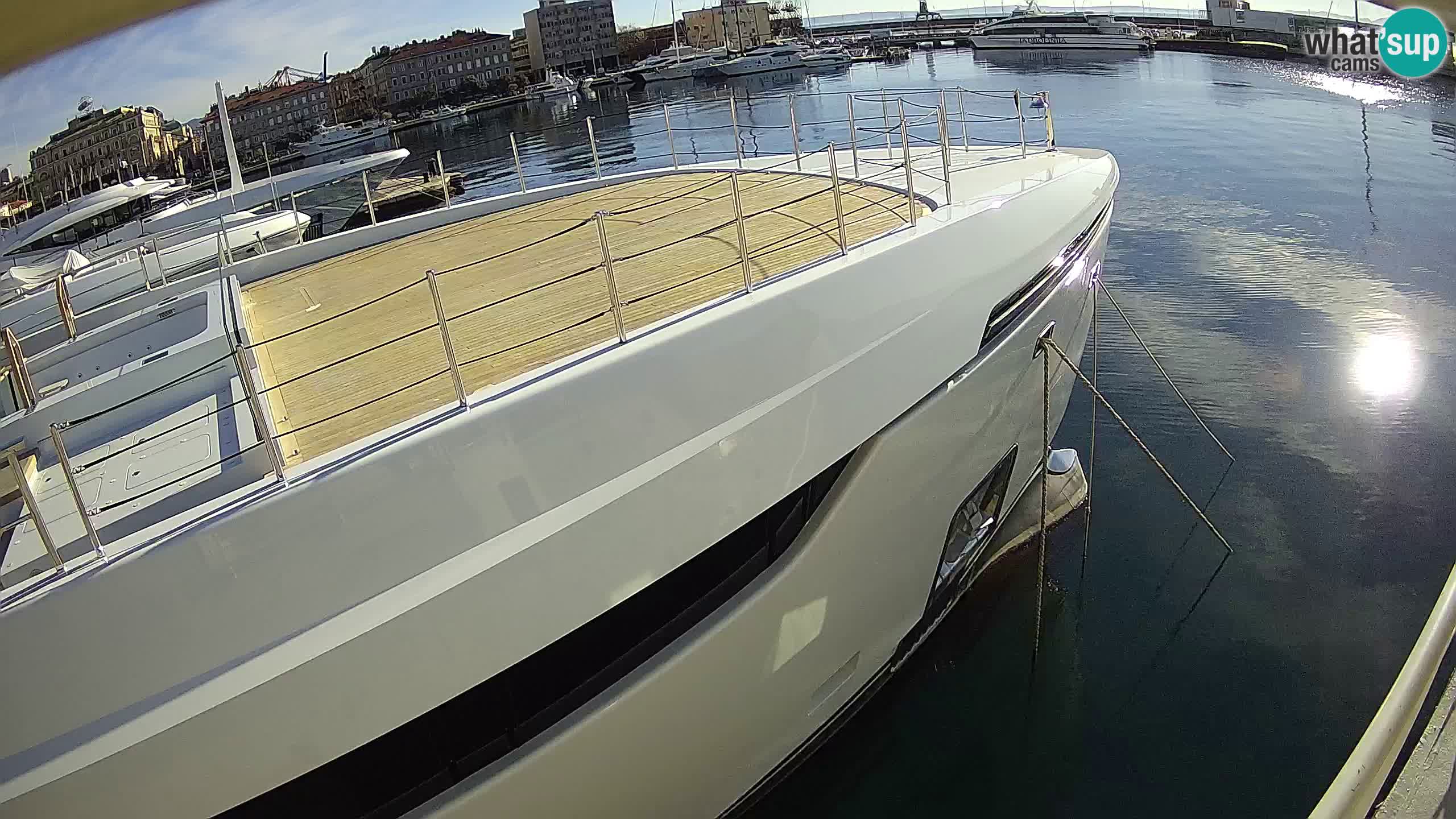 Reka – Botel Marina spletna kamera