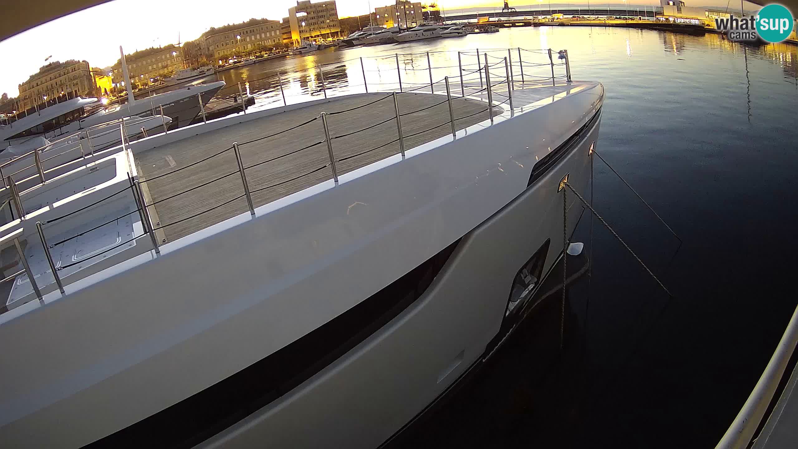 Reka – Botel Marina spletna kamera