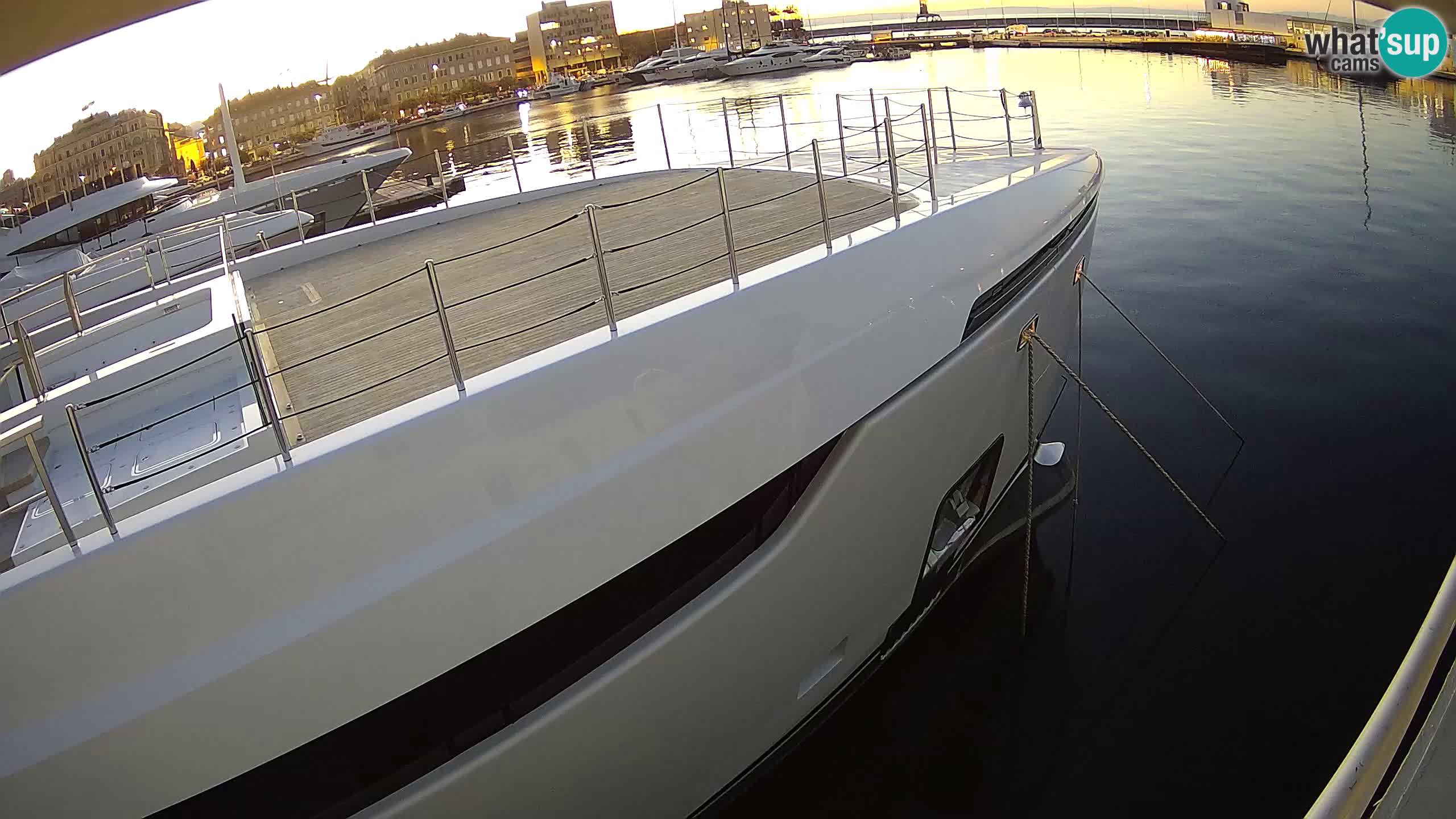 Reka – Botel Marina spletna kamera