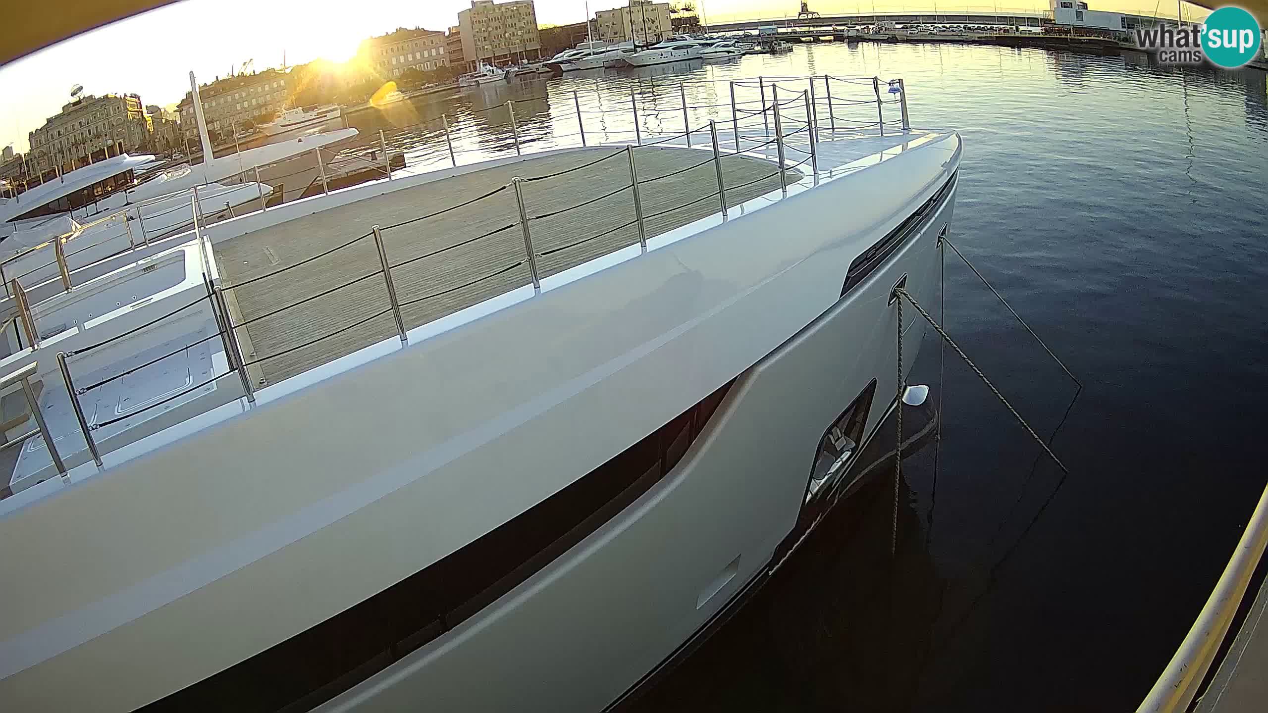 Reka – Botel Marina spletna kamera