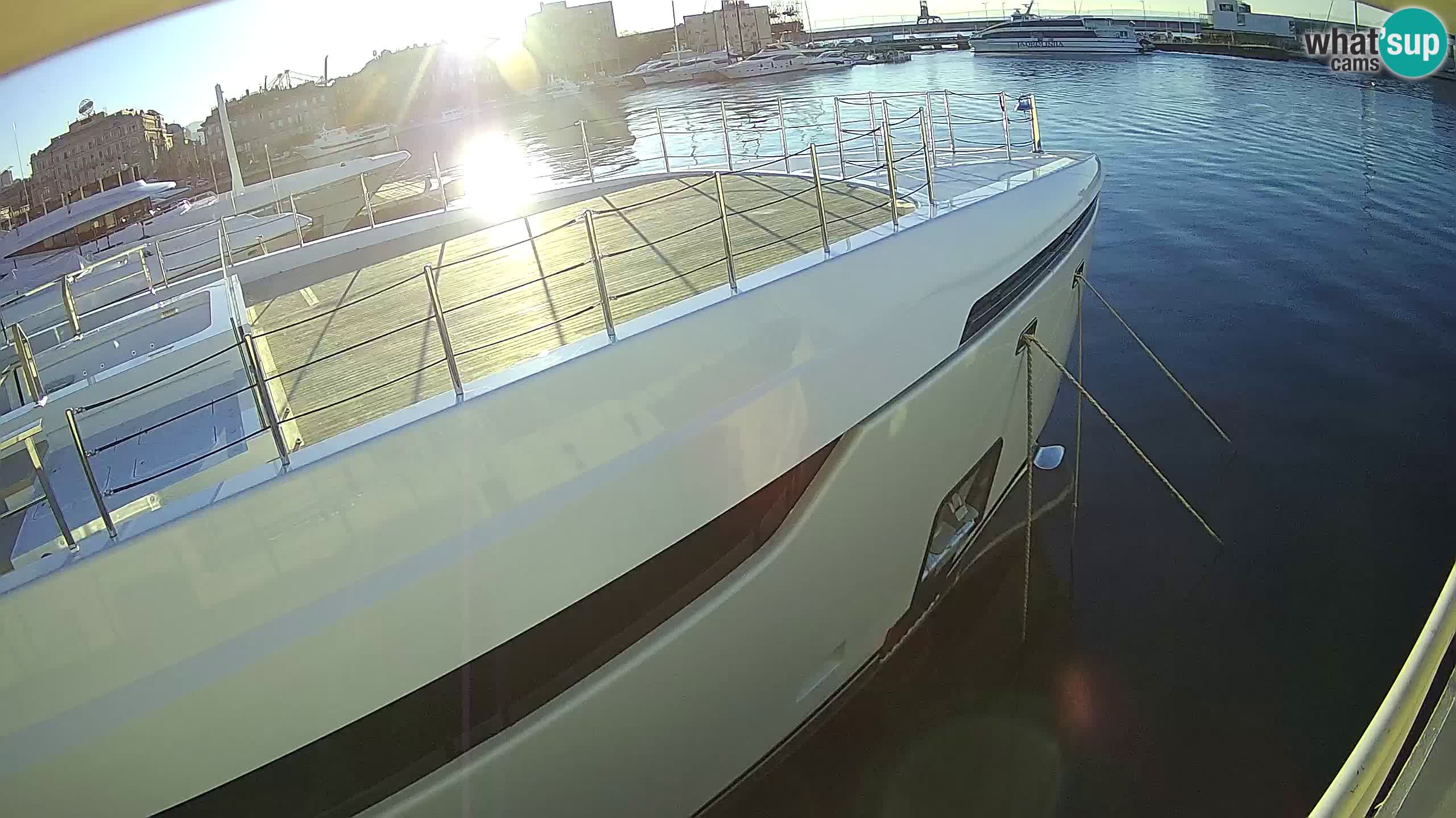 Botel Marina cámara web en vivo Rijeka