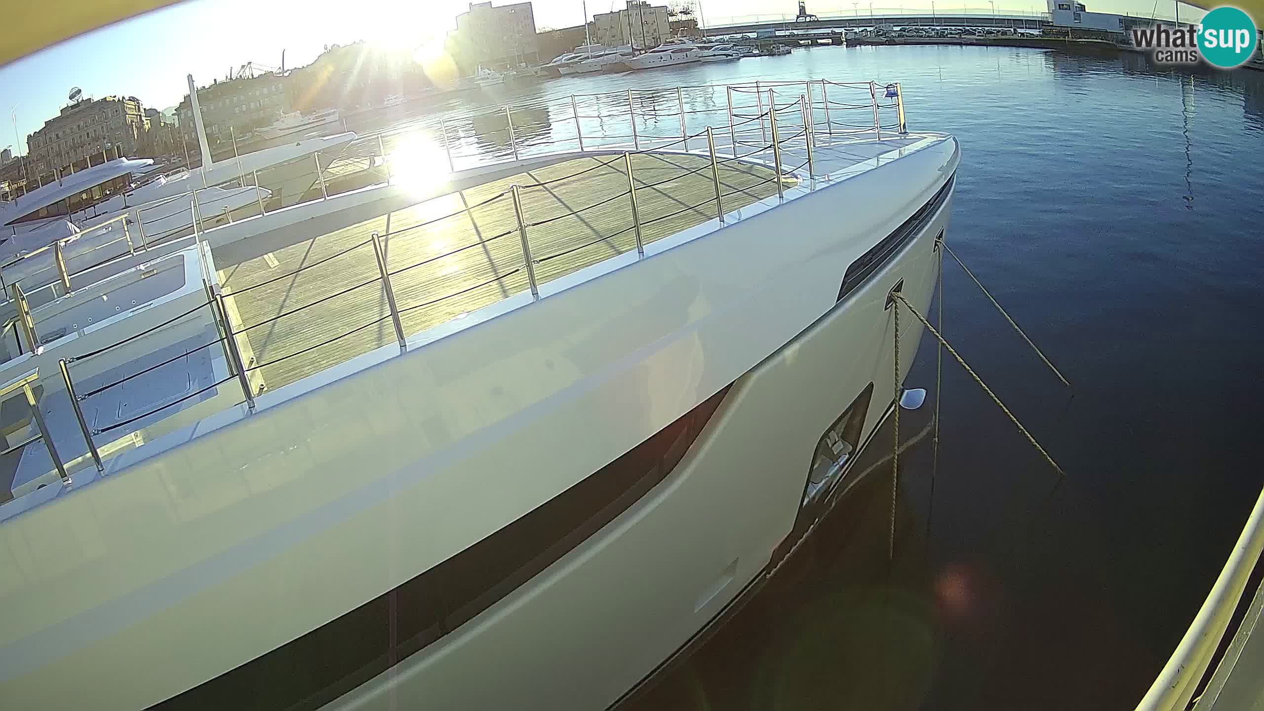 Botel Marina cámara web en vivo Rijeka