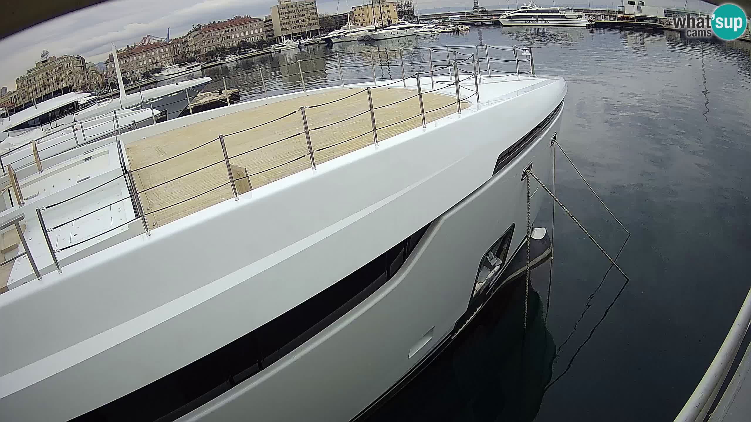 Reka – Botel Marina spletna kamera