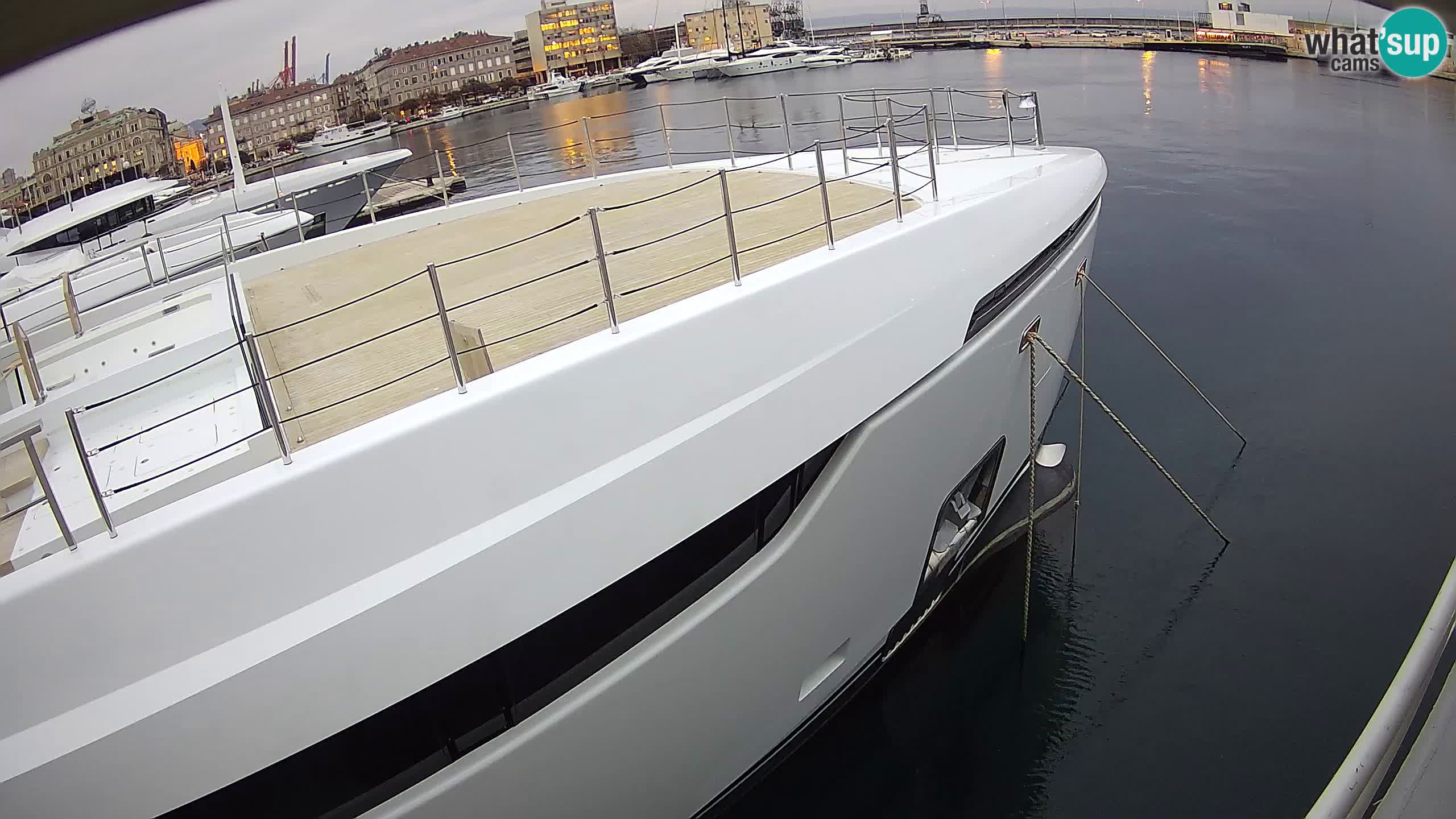 Reka – Botel Marina spletna kamera