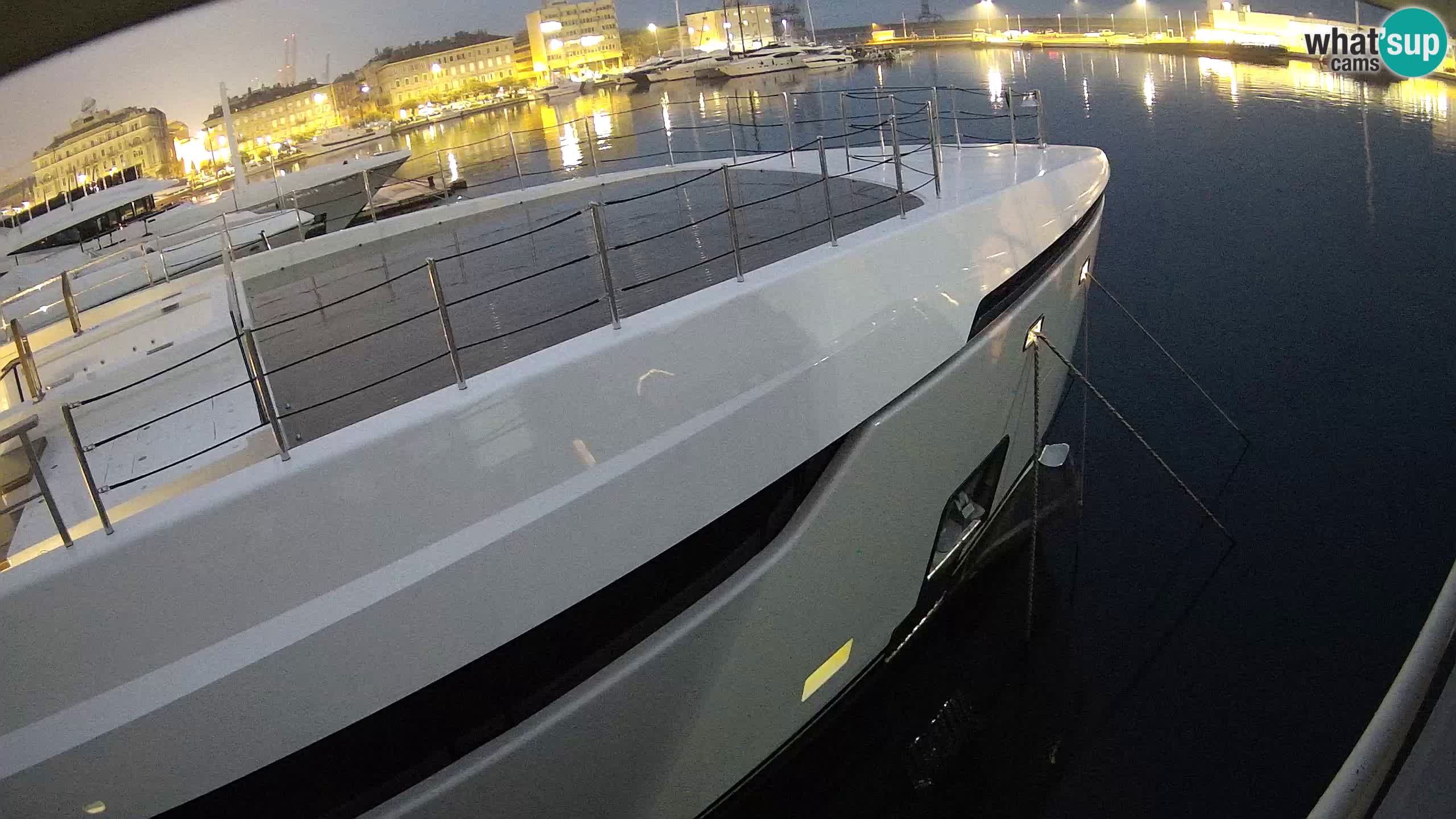 Reka – Botel Marina spletna kamera