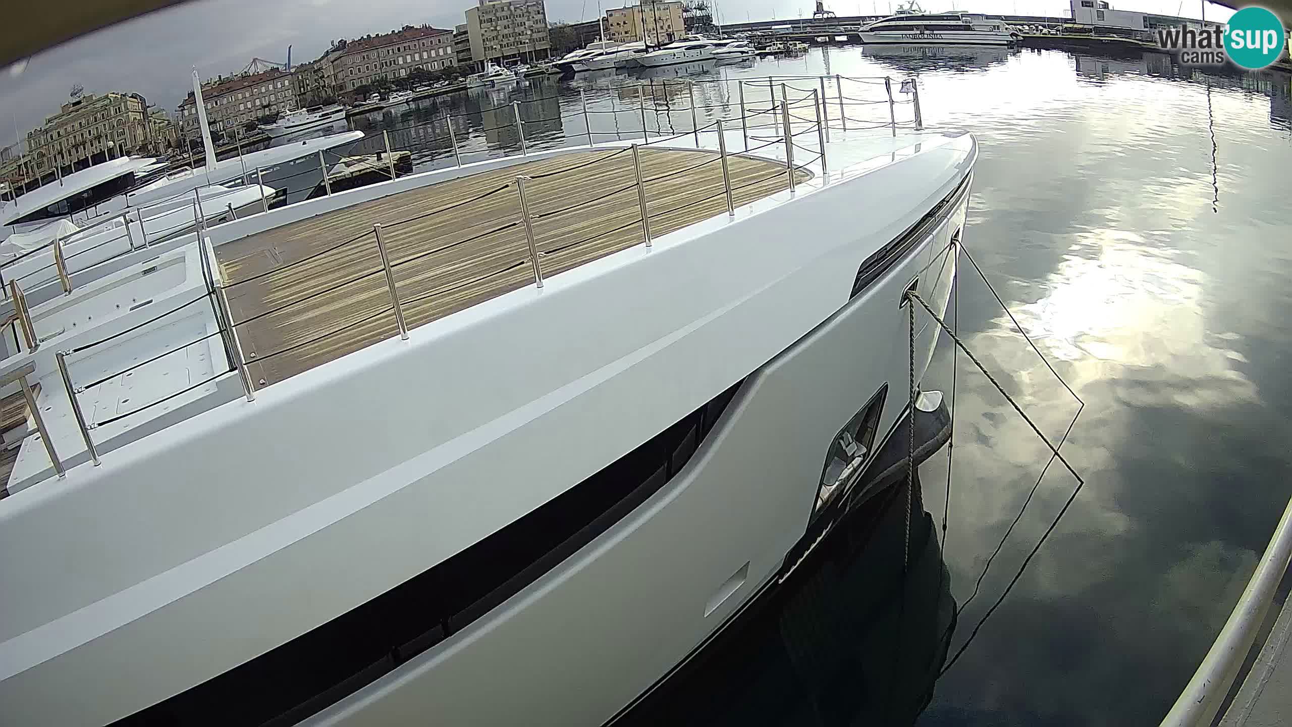 Botel Marina cámara web en vivo Rijeka