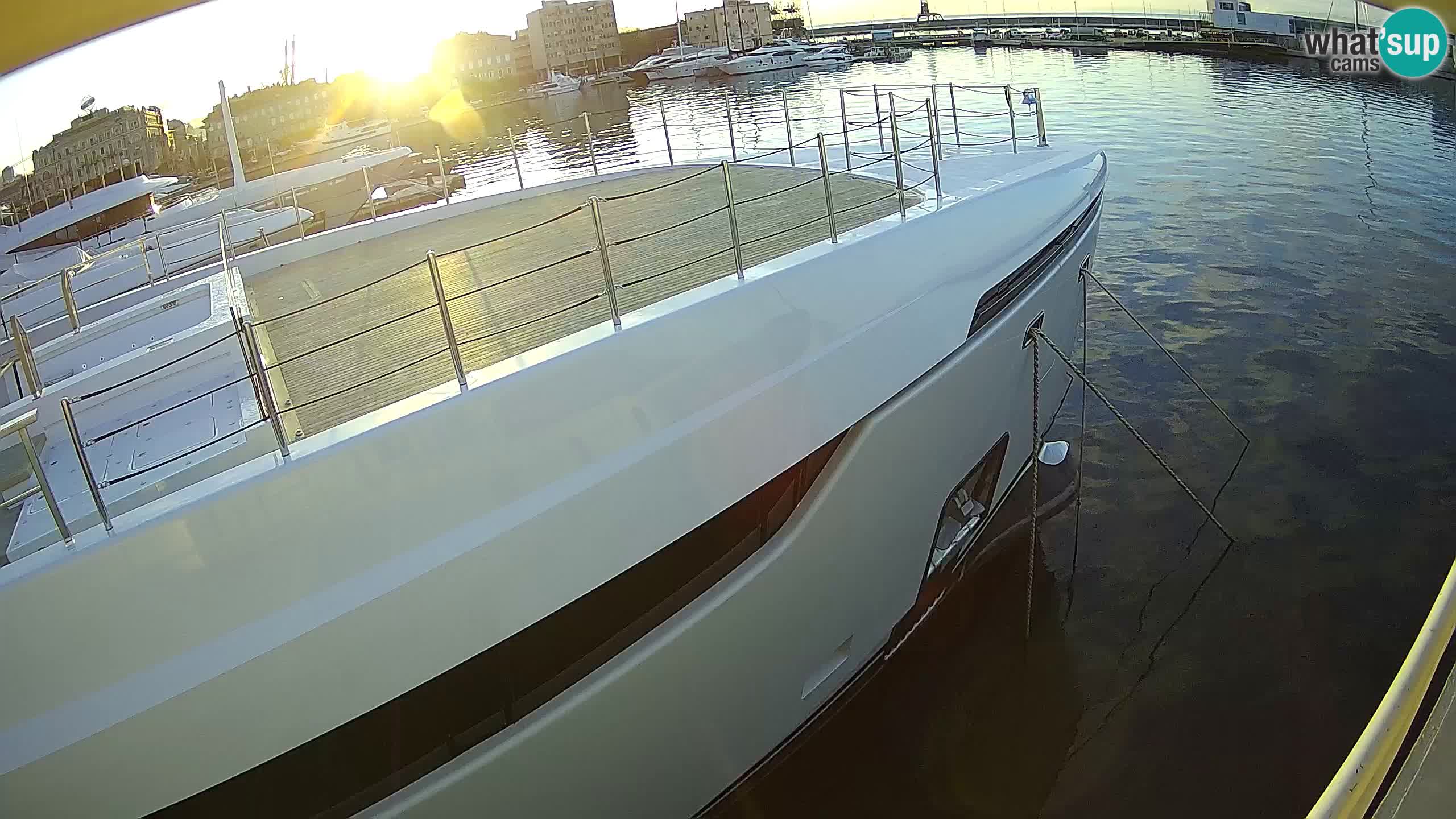 Botel Marina cámara web en vivo Rijeka