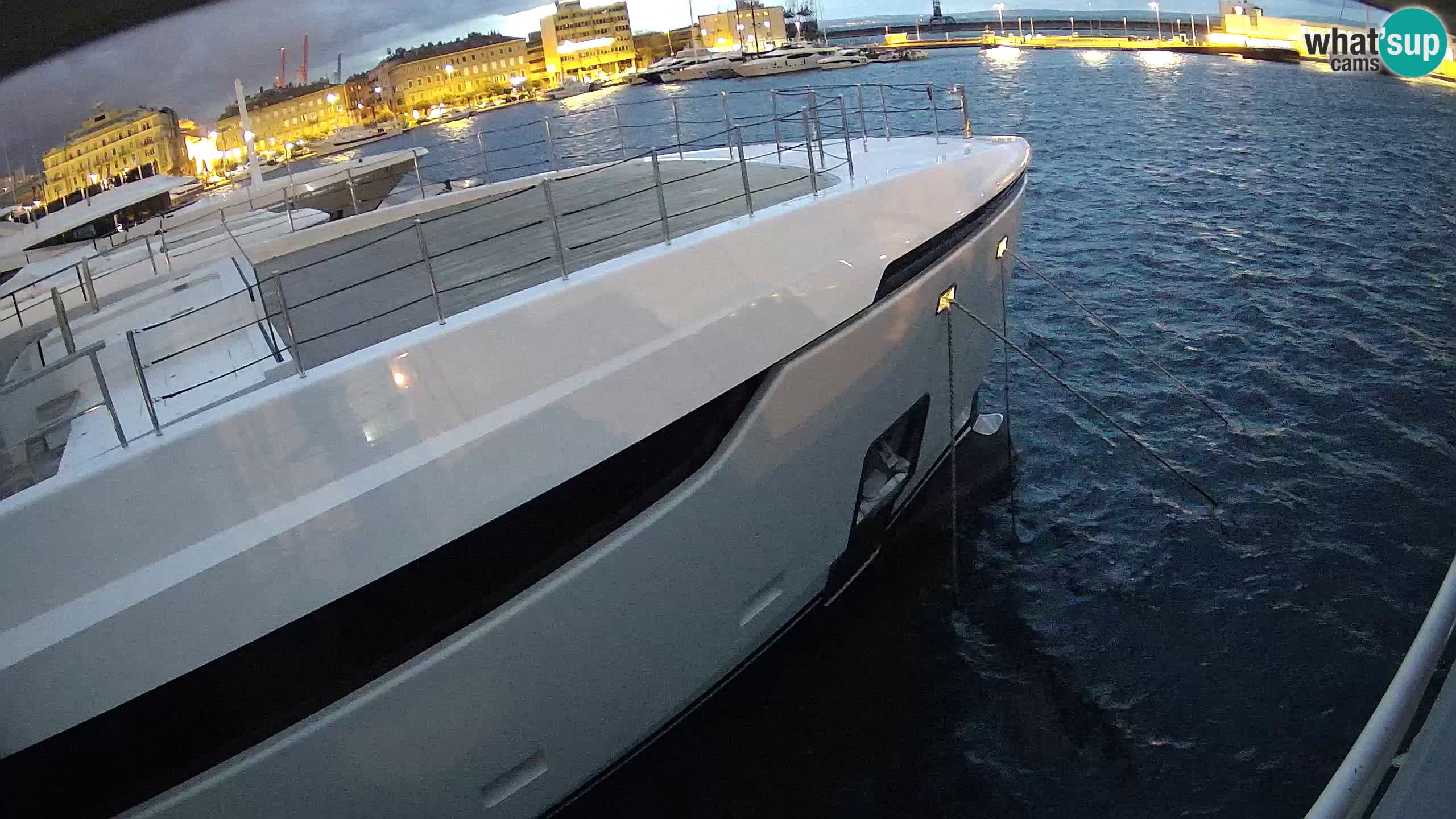 Reka – Botel Marina spletna kamera