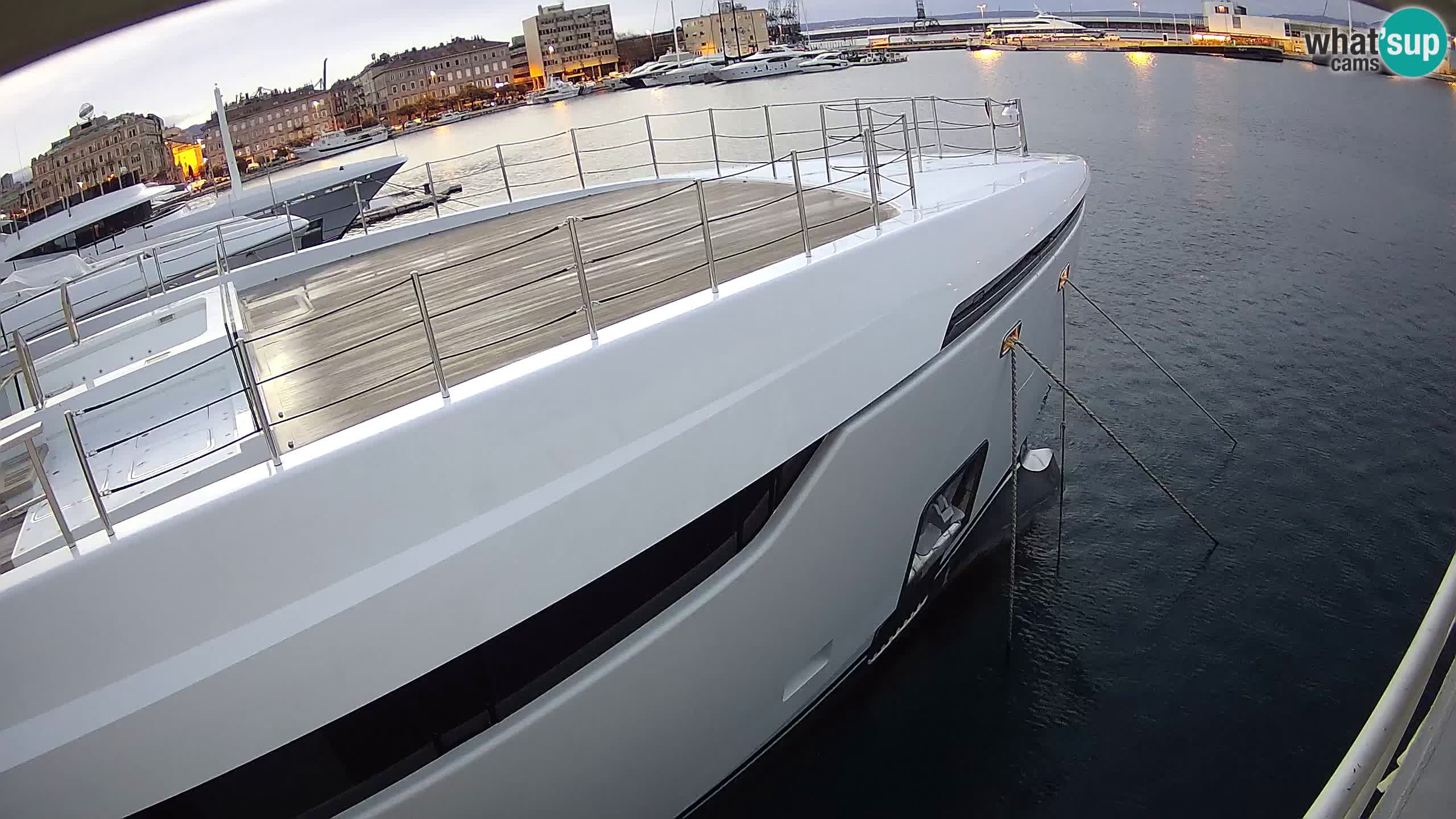 Reka – Botel Marina spletna kamera