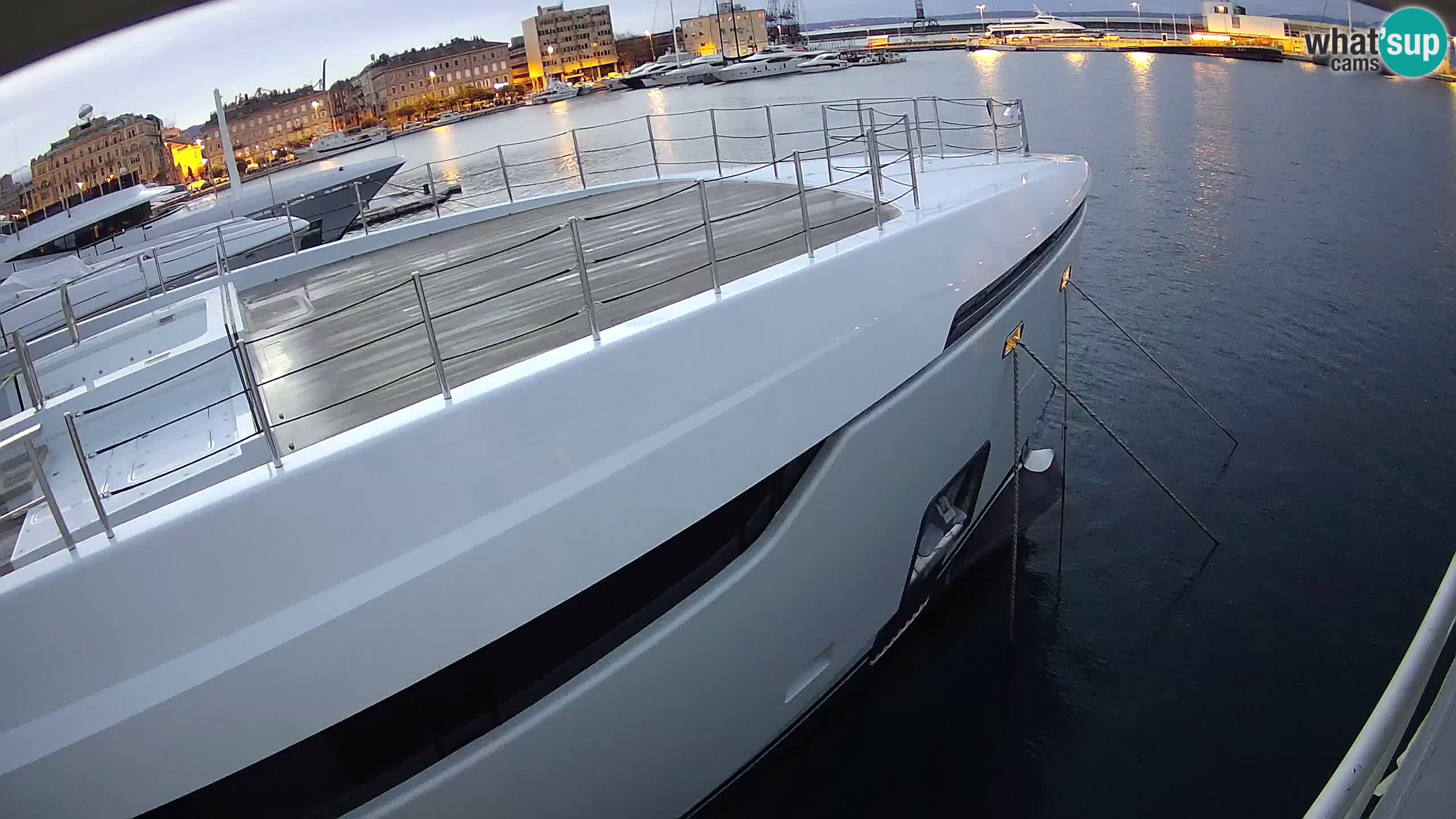 Reka – Botel Marina spletna kamera