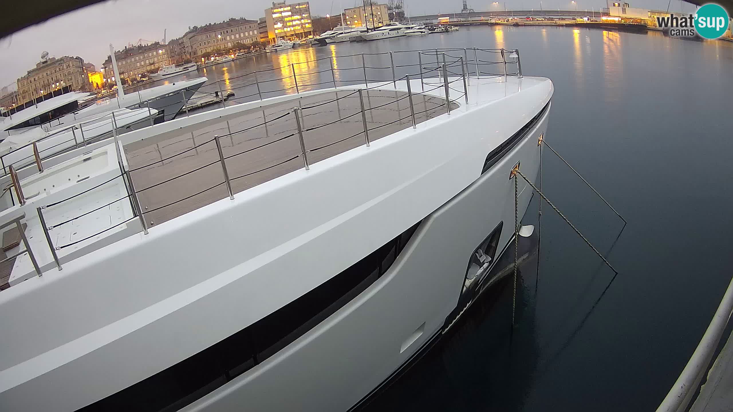 Reka – Botel Marina spletna kamera