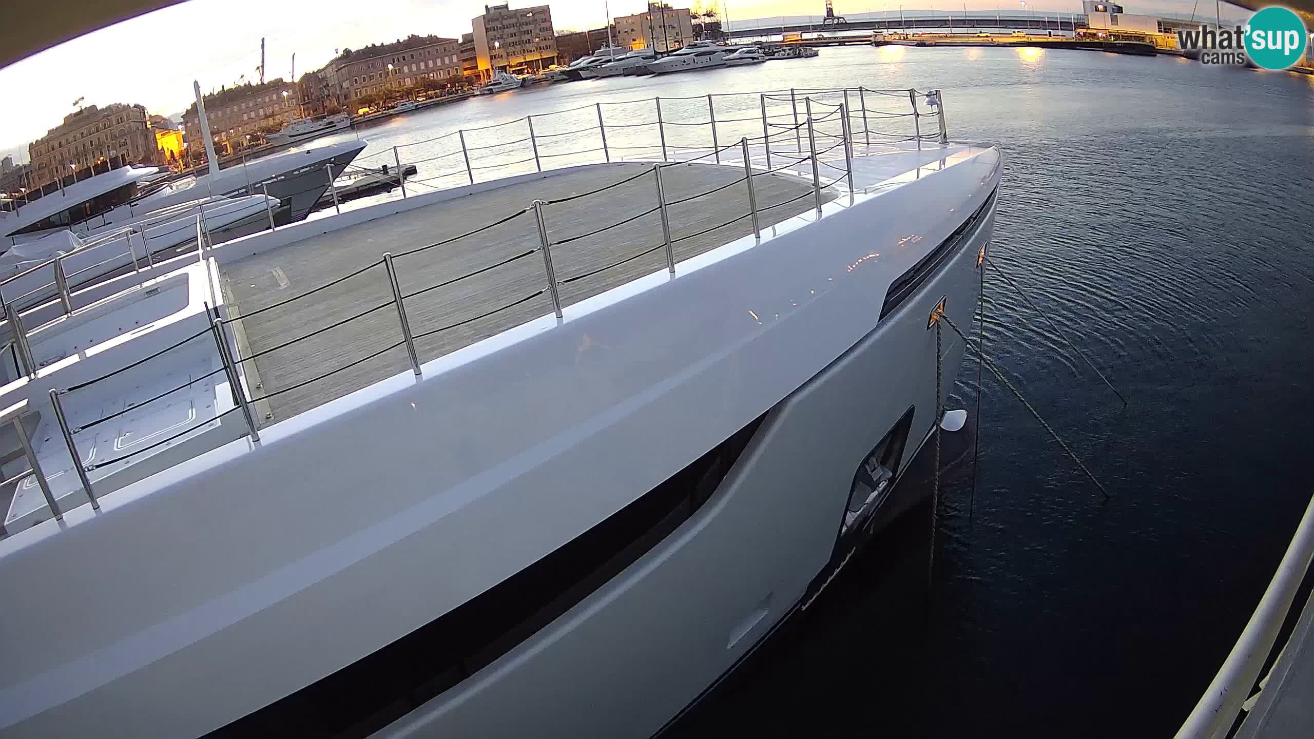 Reka – Botel Marina spletna kamera