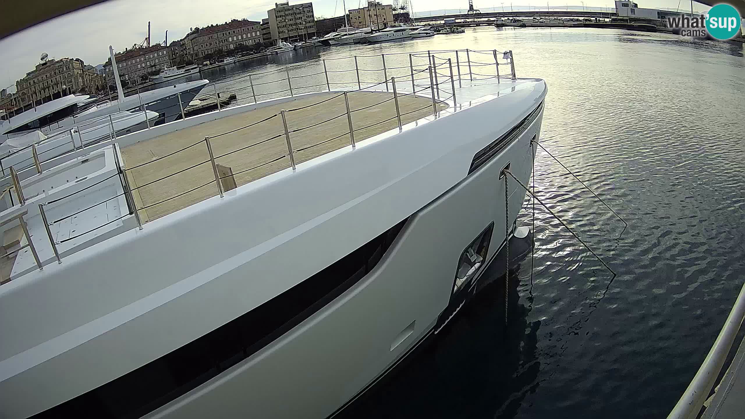 Reka – Botel Marina spletna kamera