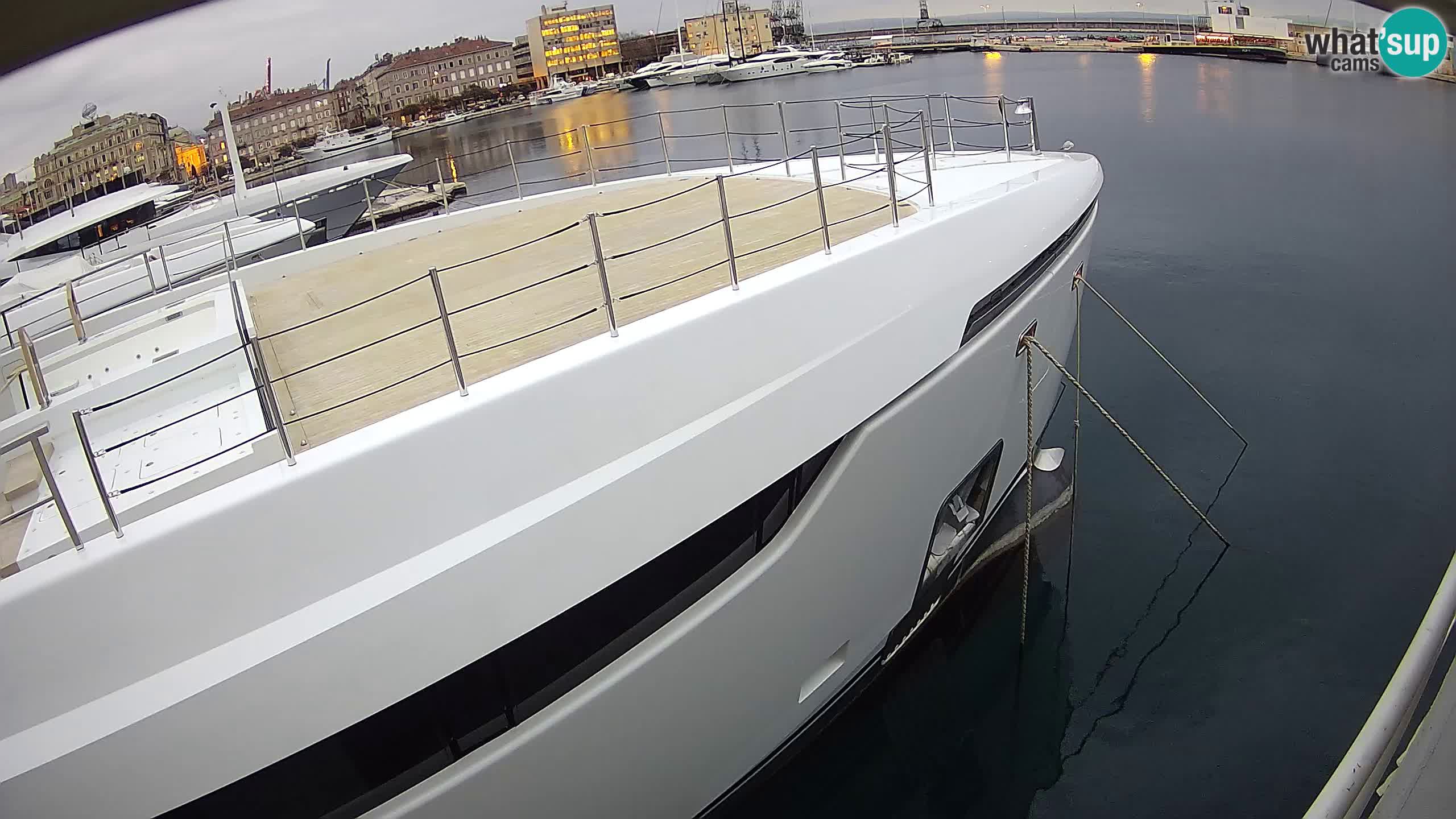 Reka – Botel Marina spletna kamera