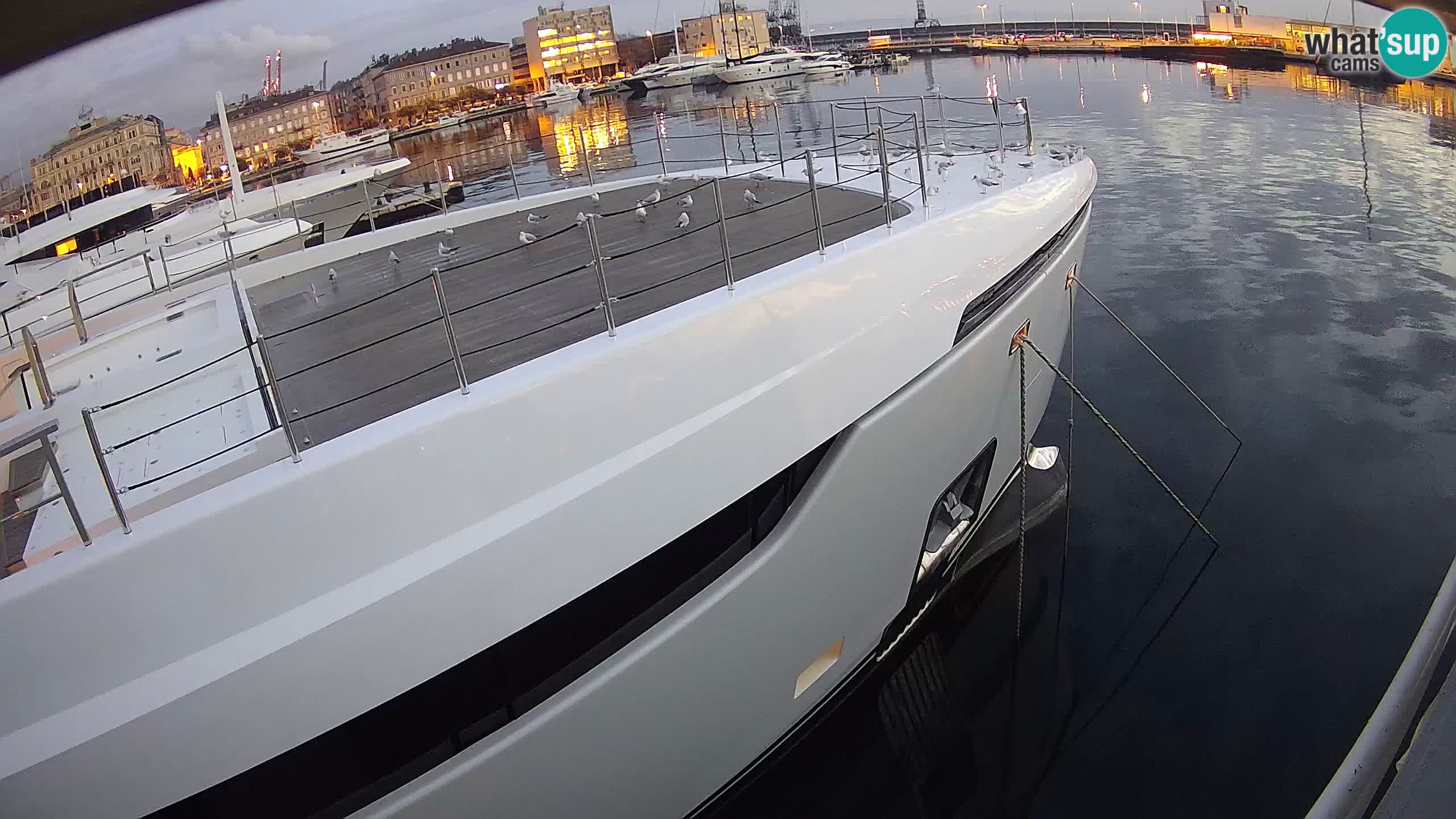 Reka – Botel Marina spletna kamera