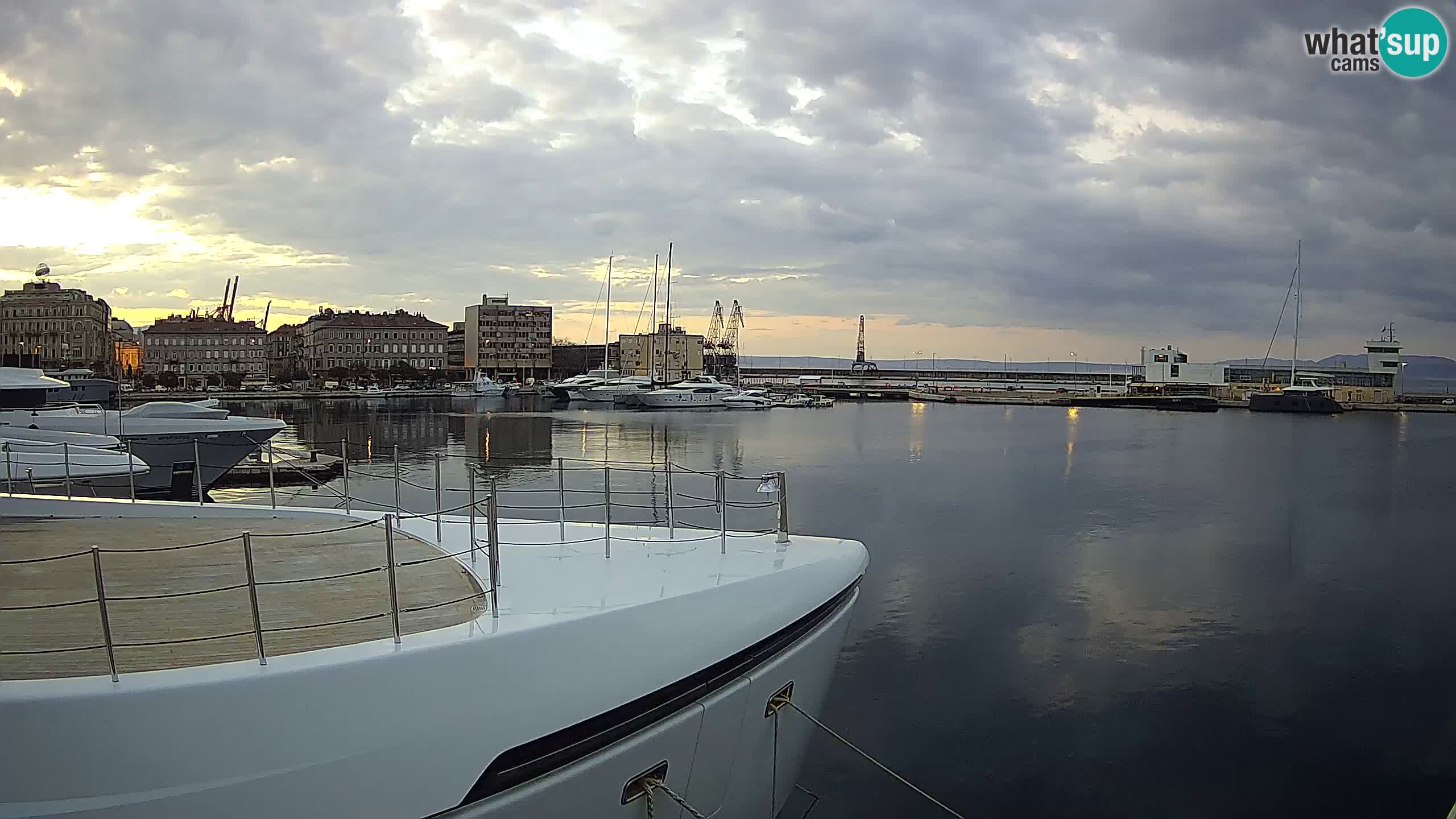 Reka – Botel Marina spletna kamera