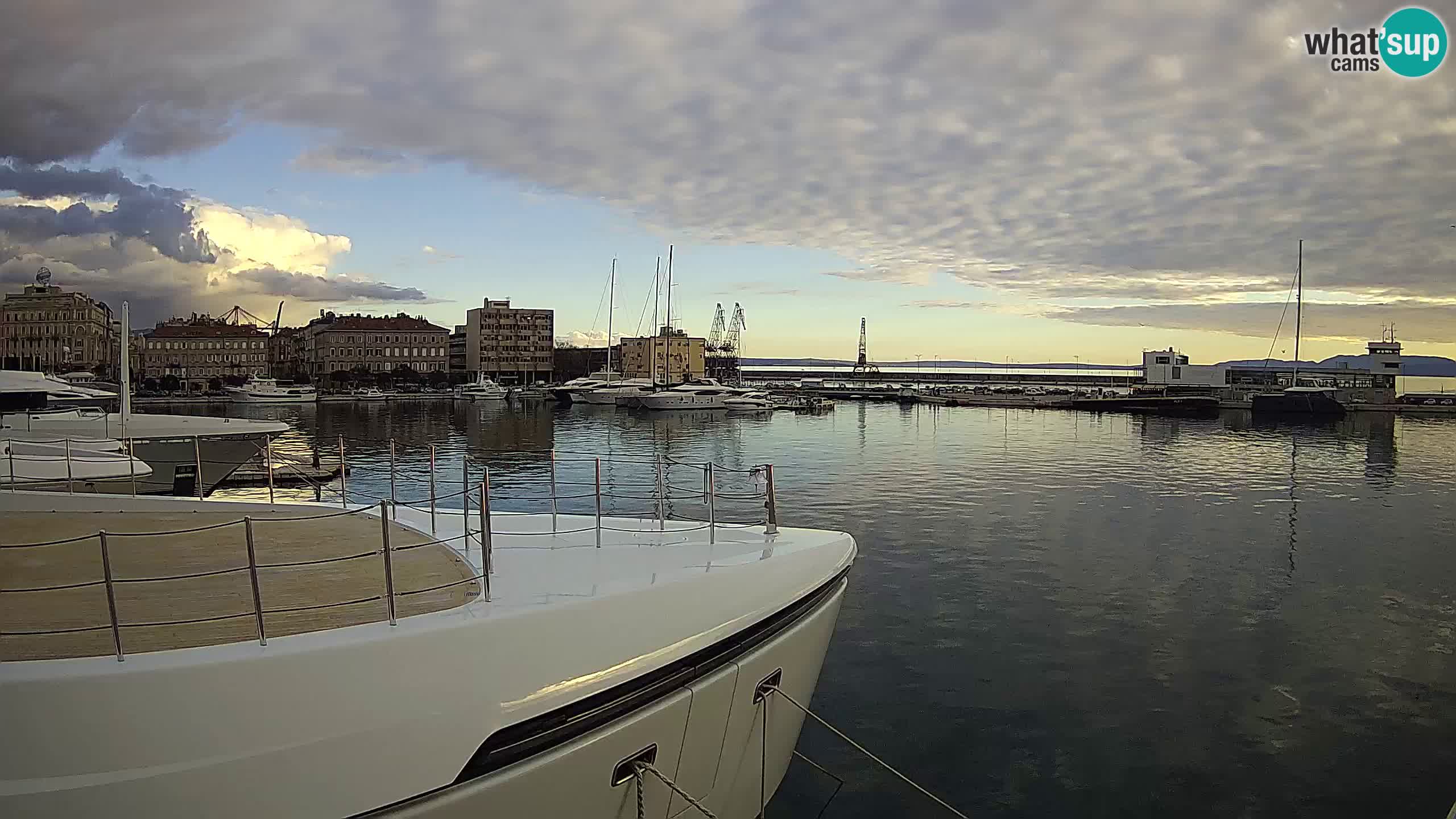 Reka – Botel Marina spletna kamera
