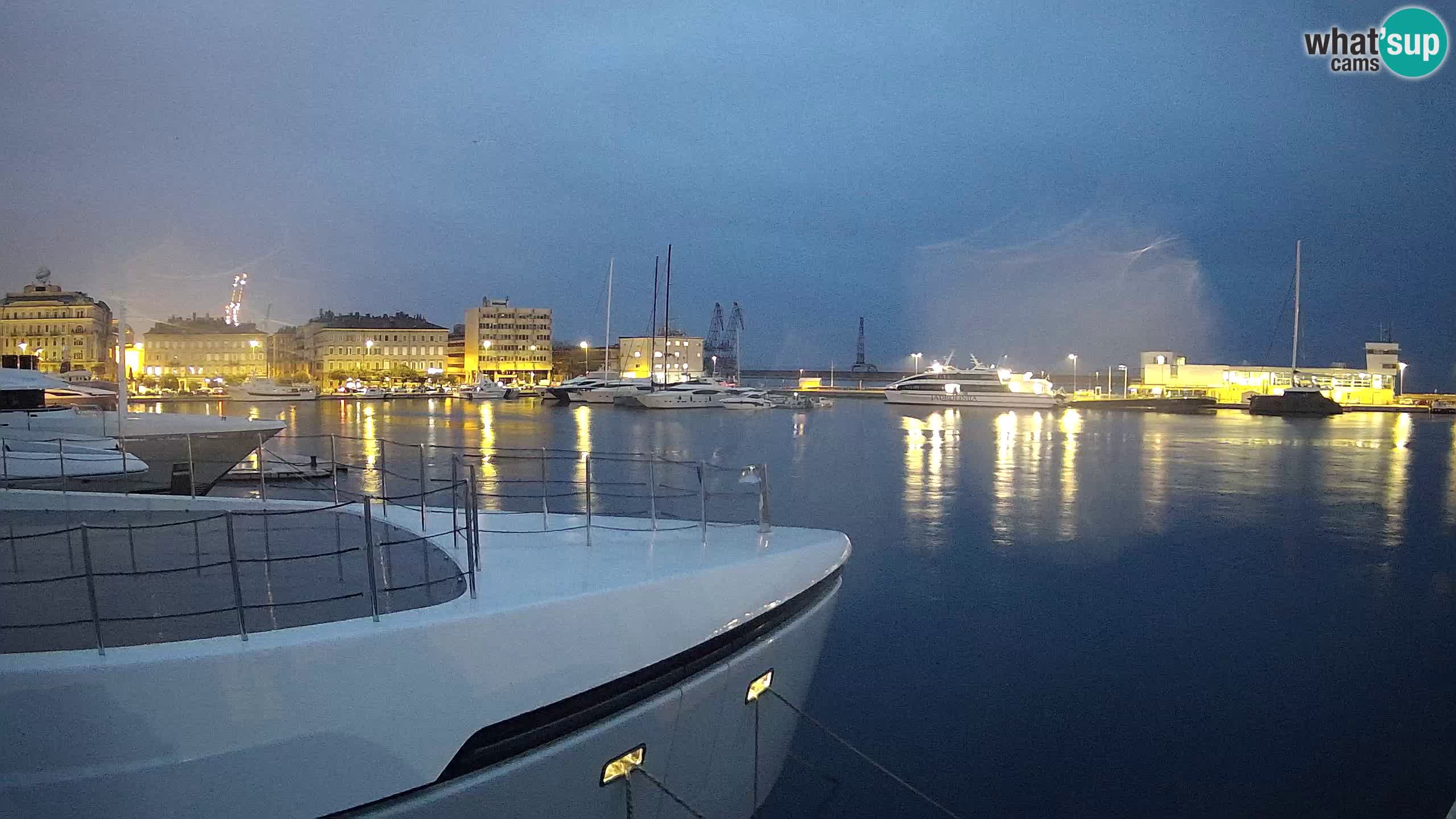 Reka – Botel Marina spletna kamera