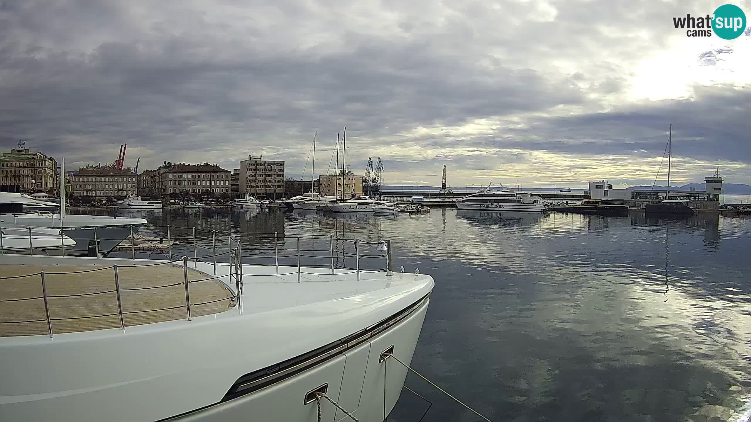 Reka – Botel Marina spletna kamera