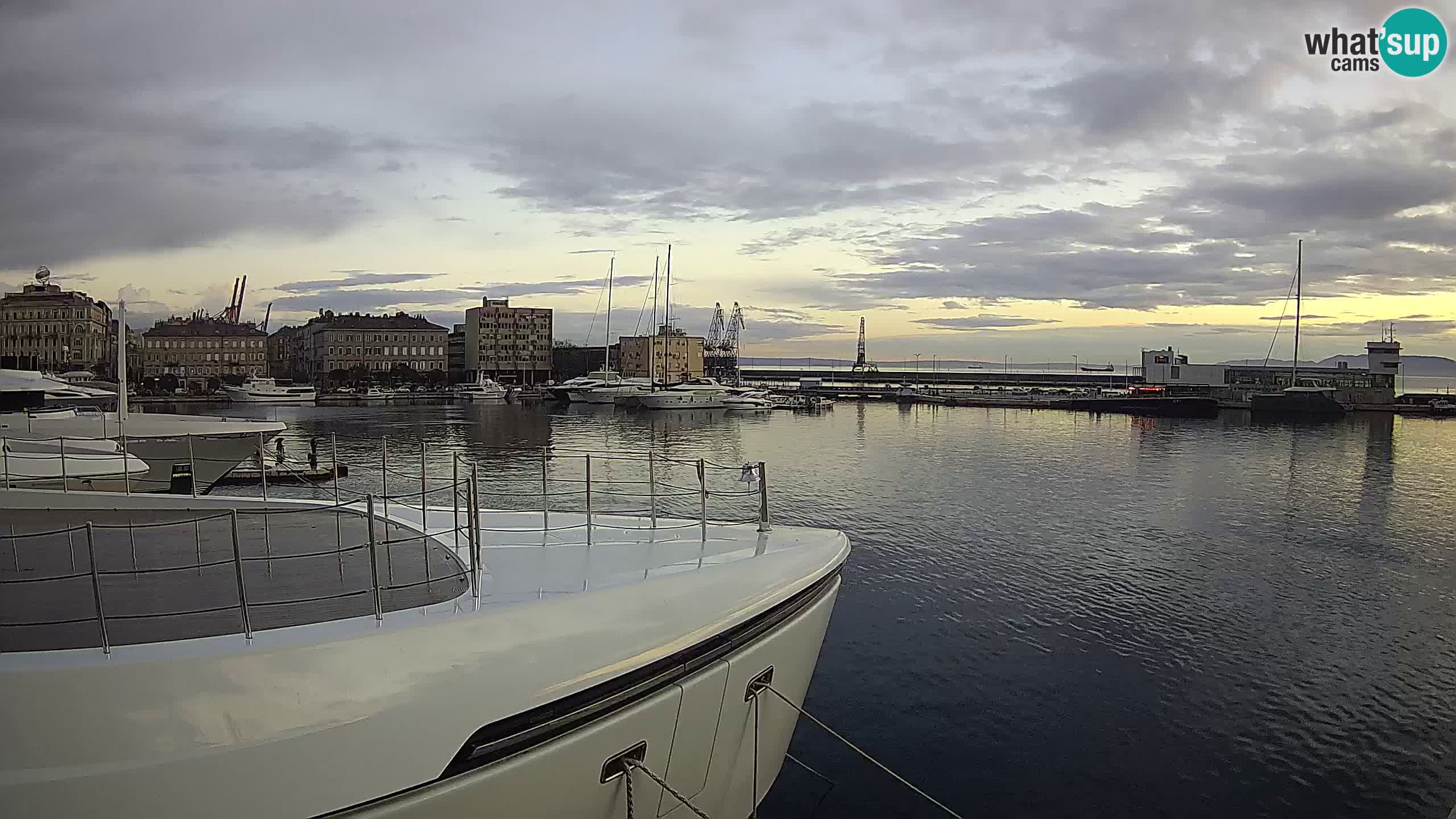 Reka – Botel Marina spletna kamera