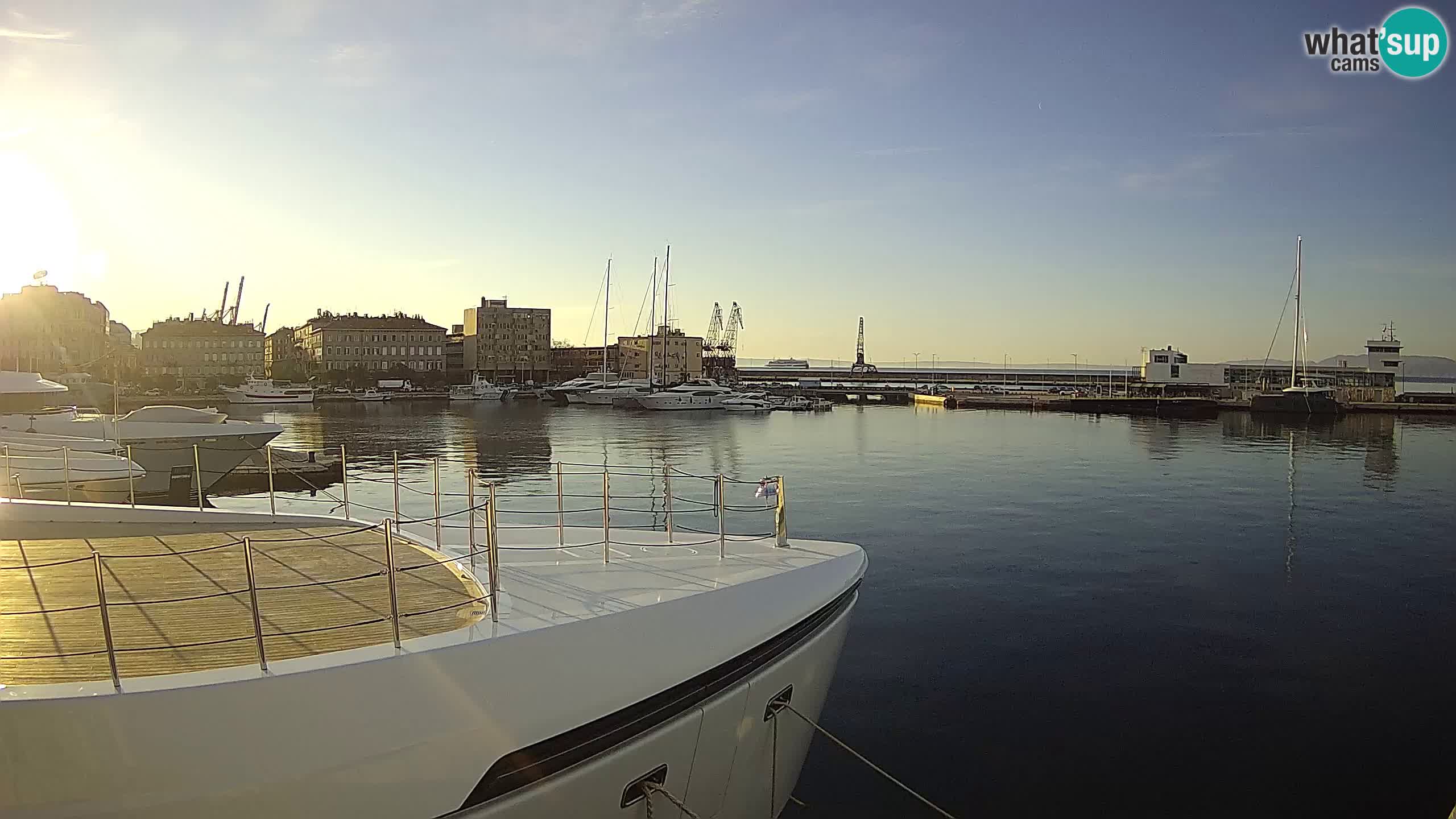 Reka – Botel Marina spletna kamera