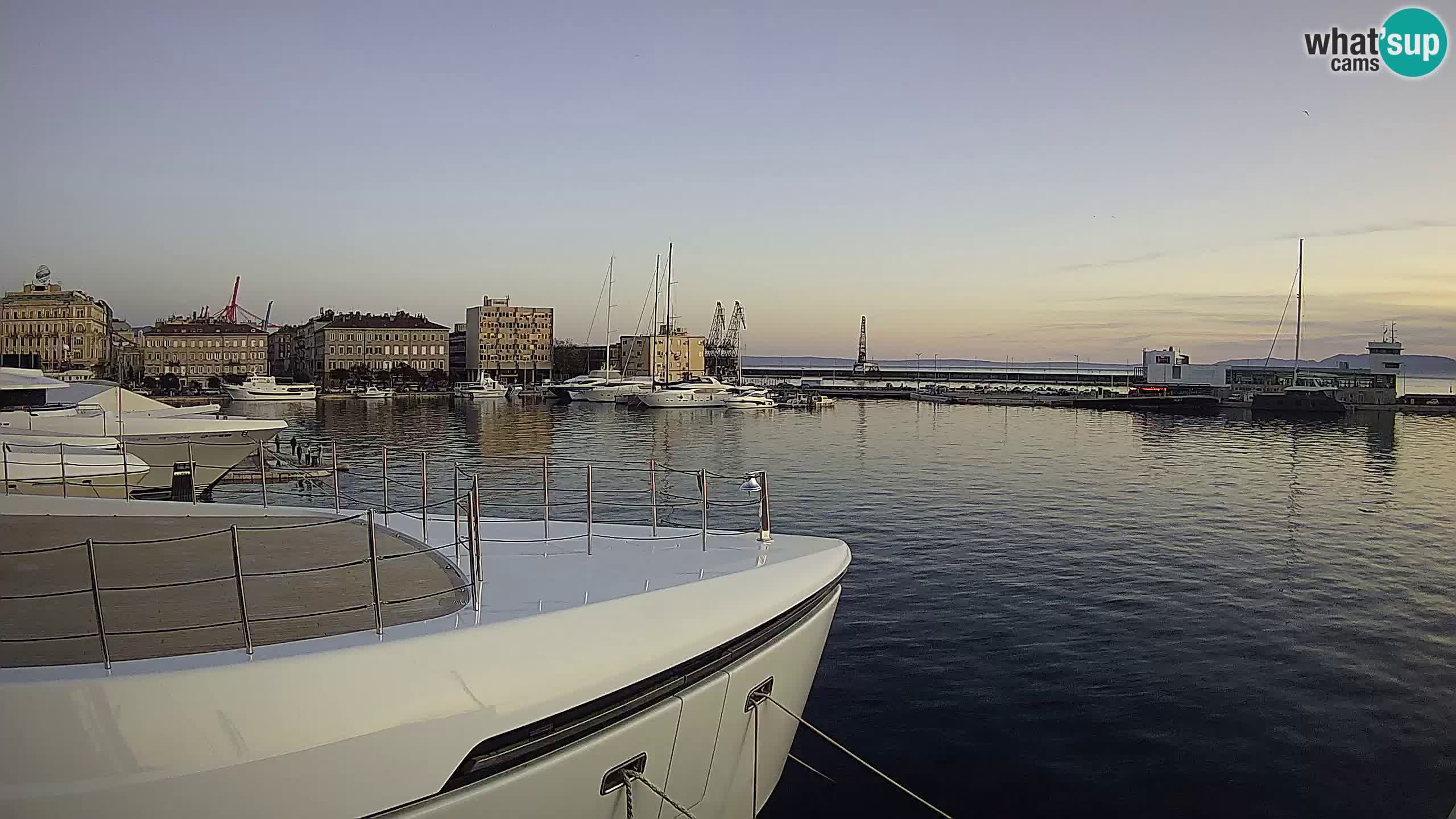 Reka – Botel Marina spletna kamera