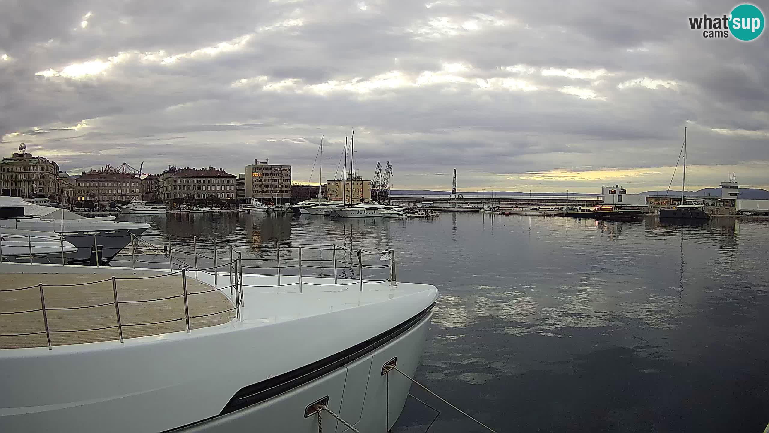 Reka – Botel Marina spletna kamera