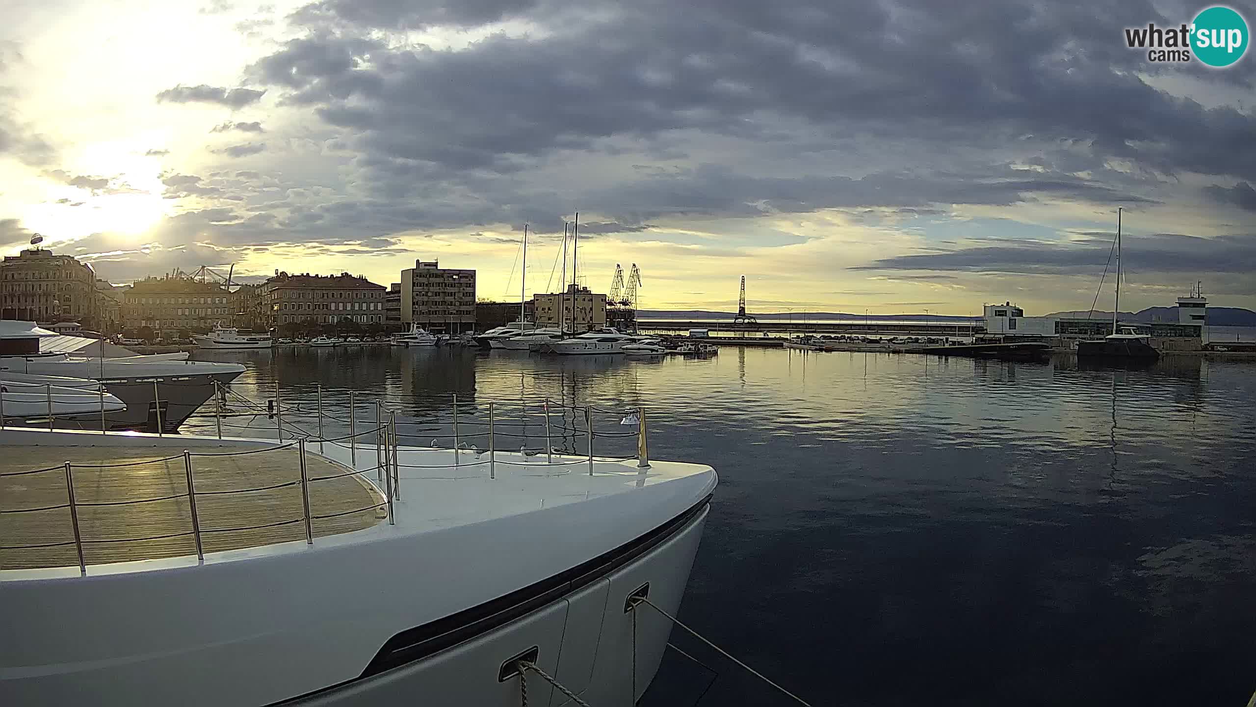 Reka – Botel Marina spletna kamera