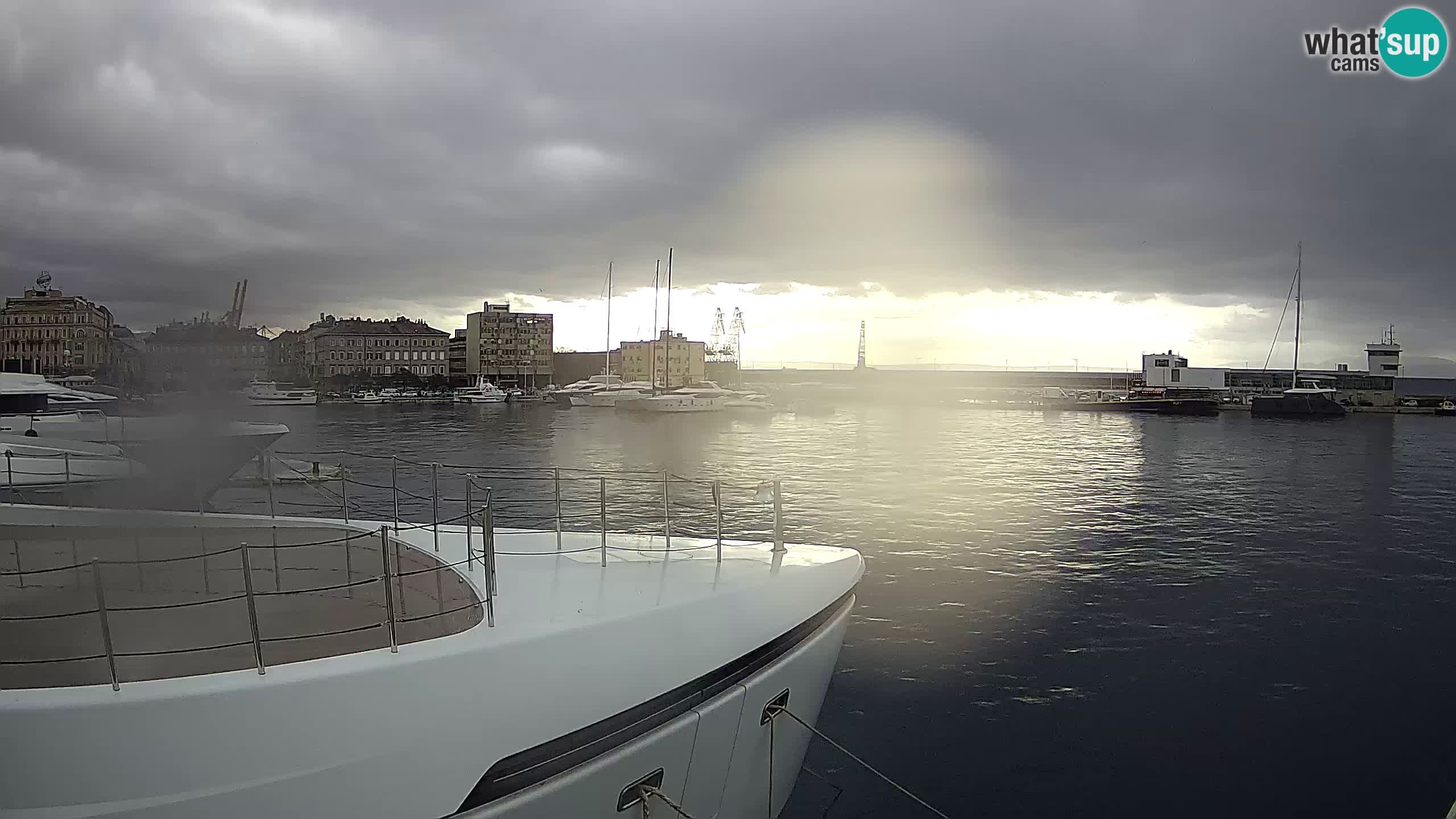 Botel Marina cámara web en vivo Rijeka