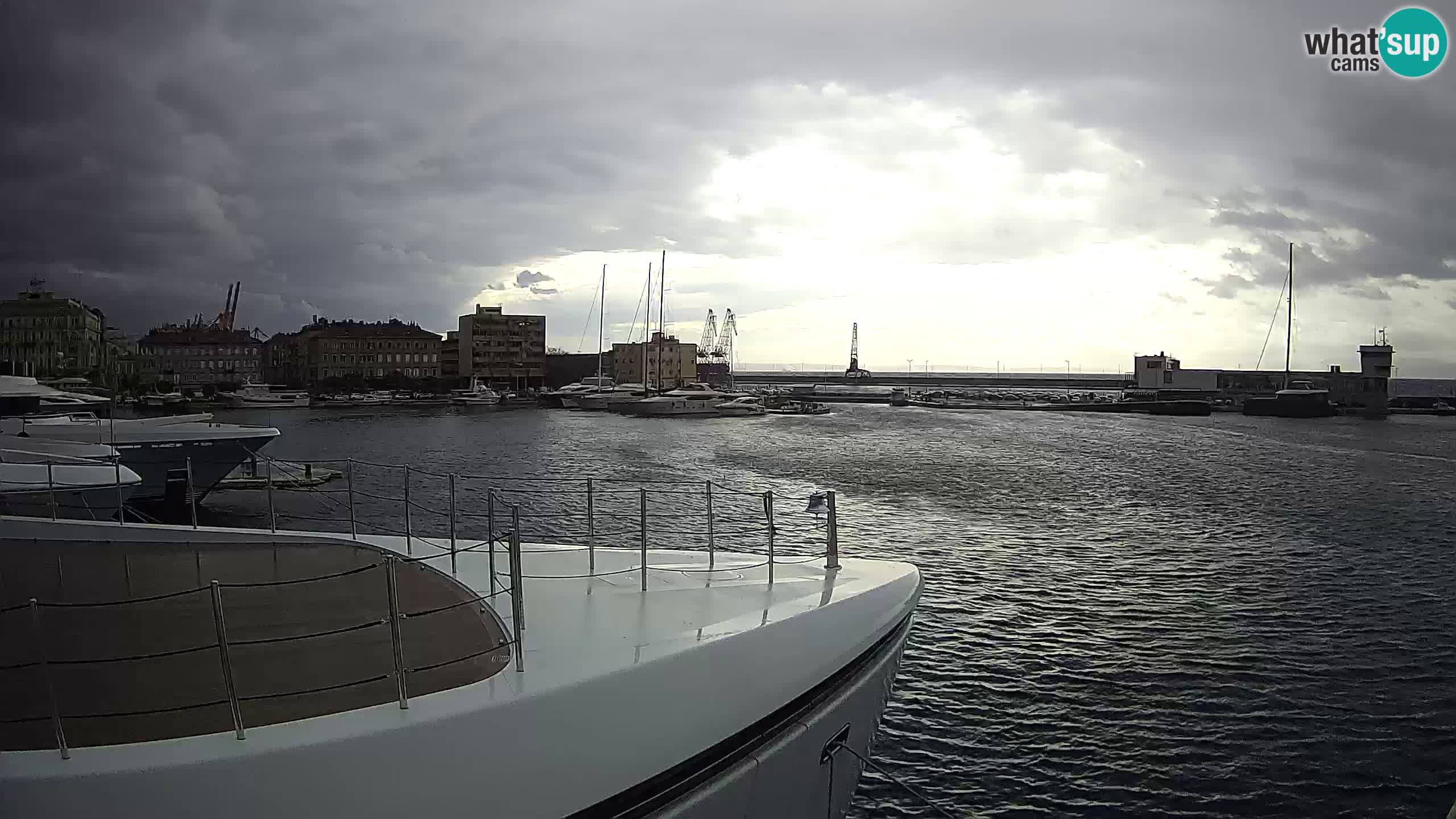 Reka – Botel Marina spletna kamera