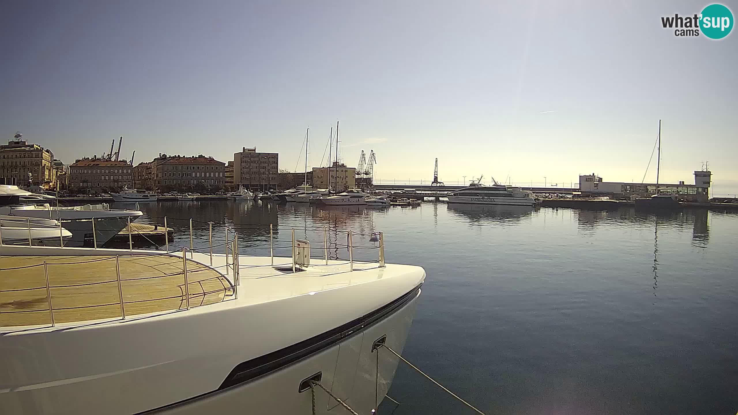 Reka – Botel Marina spletna kamera