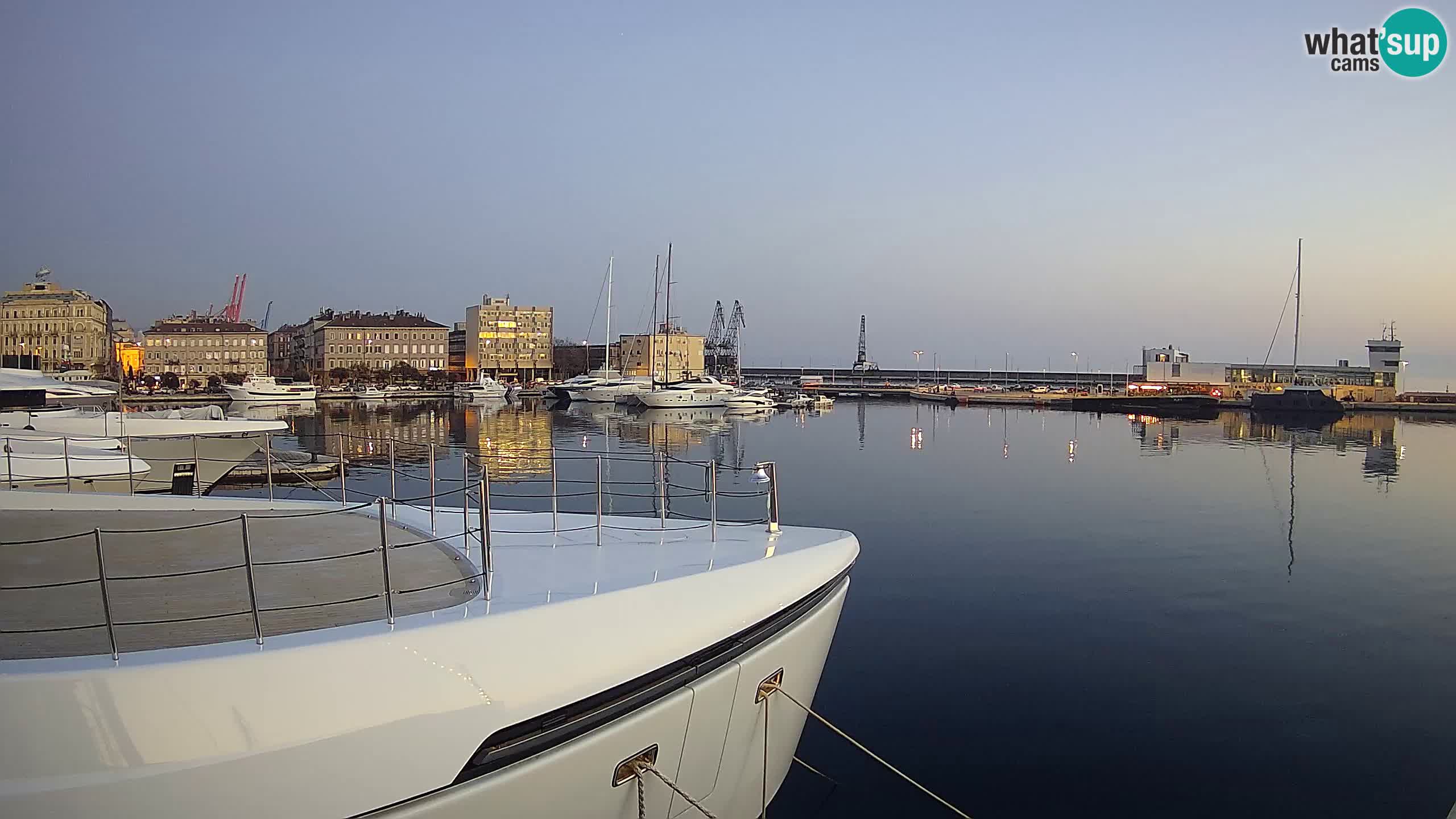 Reka – Botel Marina spletna kamera