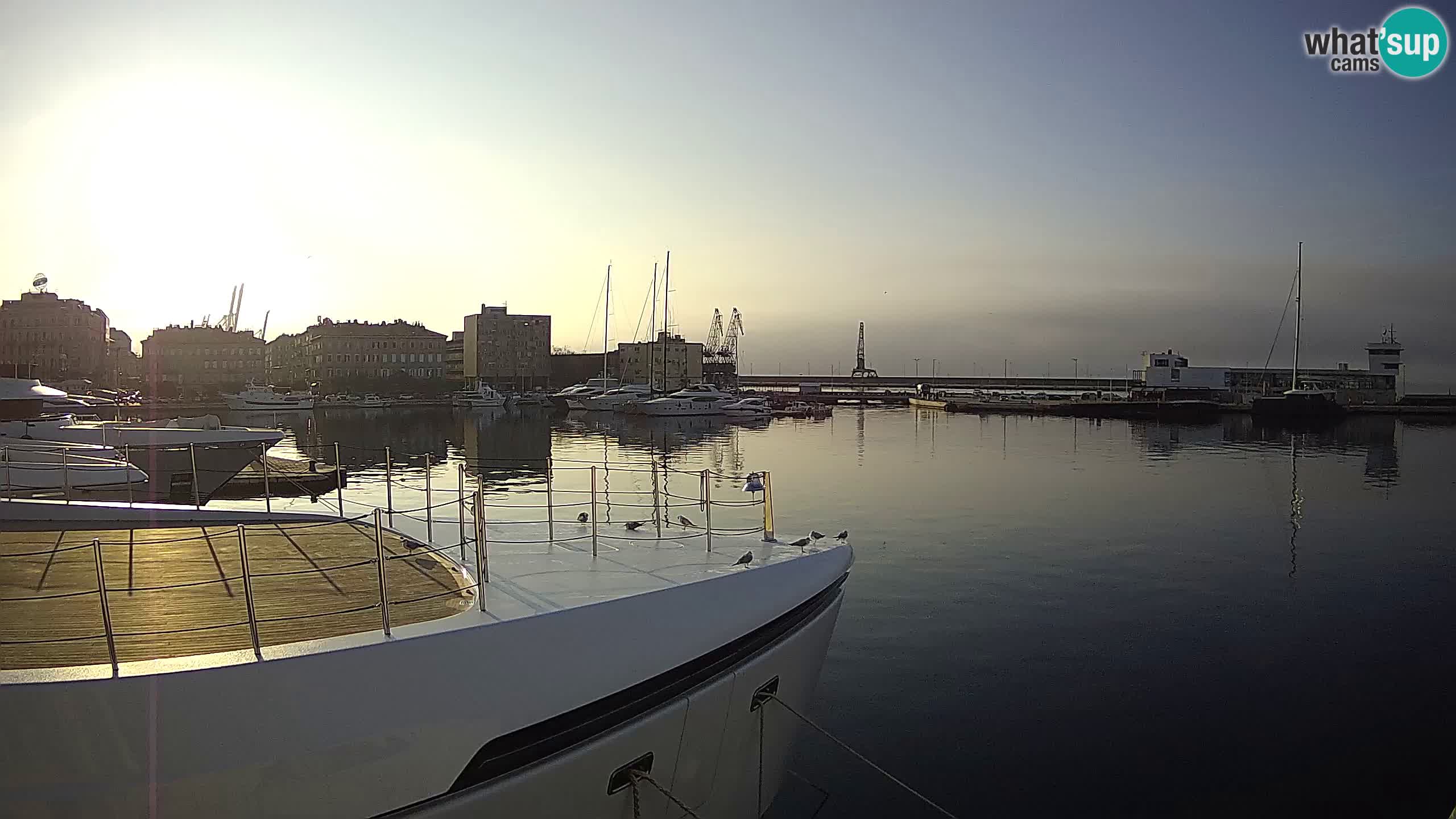 Reka – Botel Marina spletna kamera