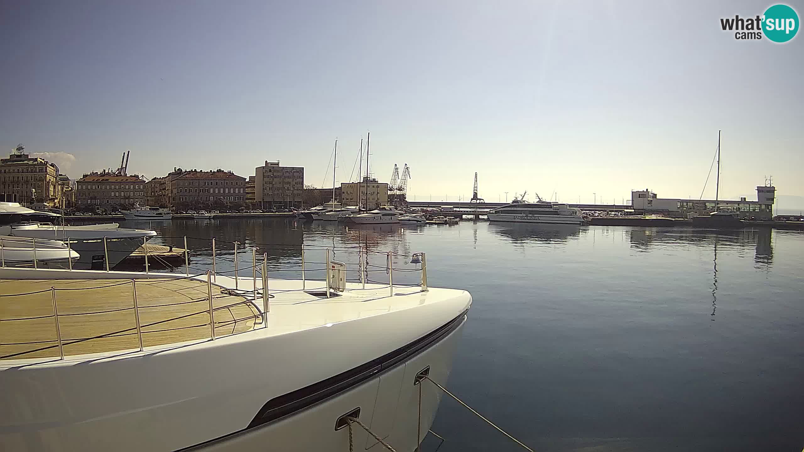 Reka – Botel Marina spletna kamera