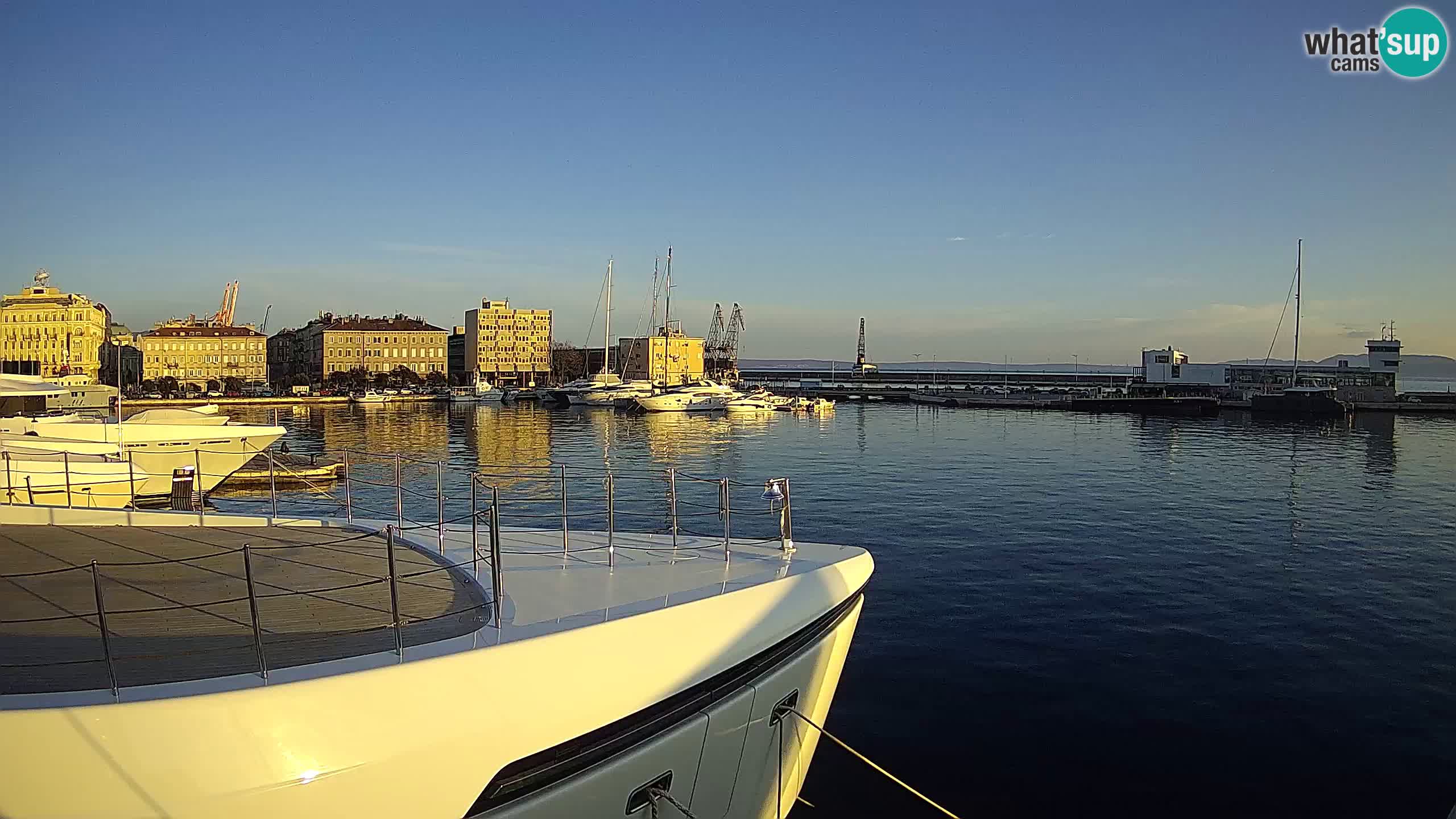 Reka – Botel Marina spletna kamera