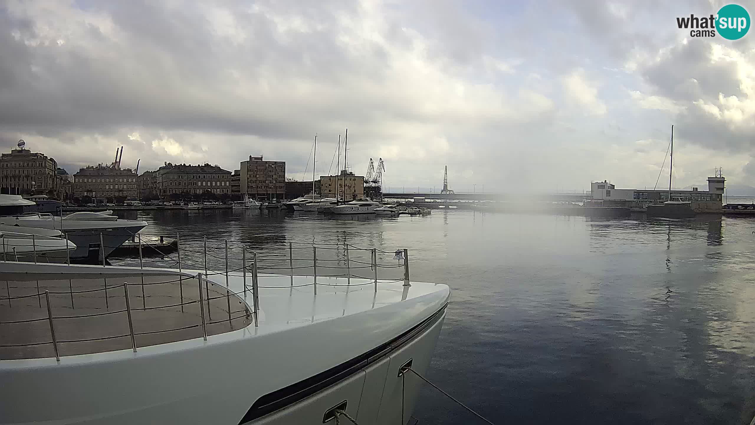 Reka – Botel Marina spletna kamera