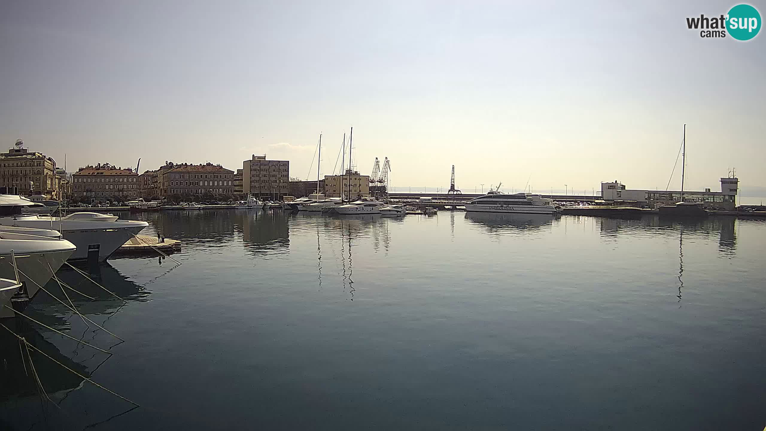 Reka – Botel Marina spletna kamera