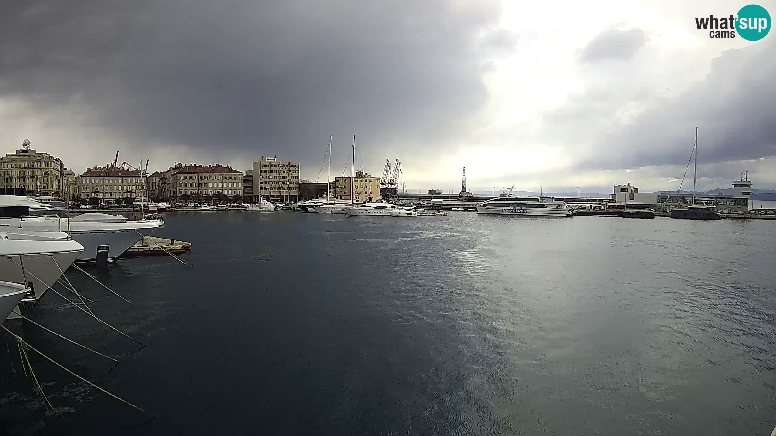 Botel Marina cámara web en vivo Rijeka