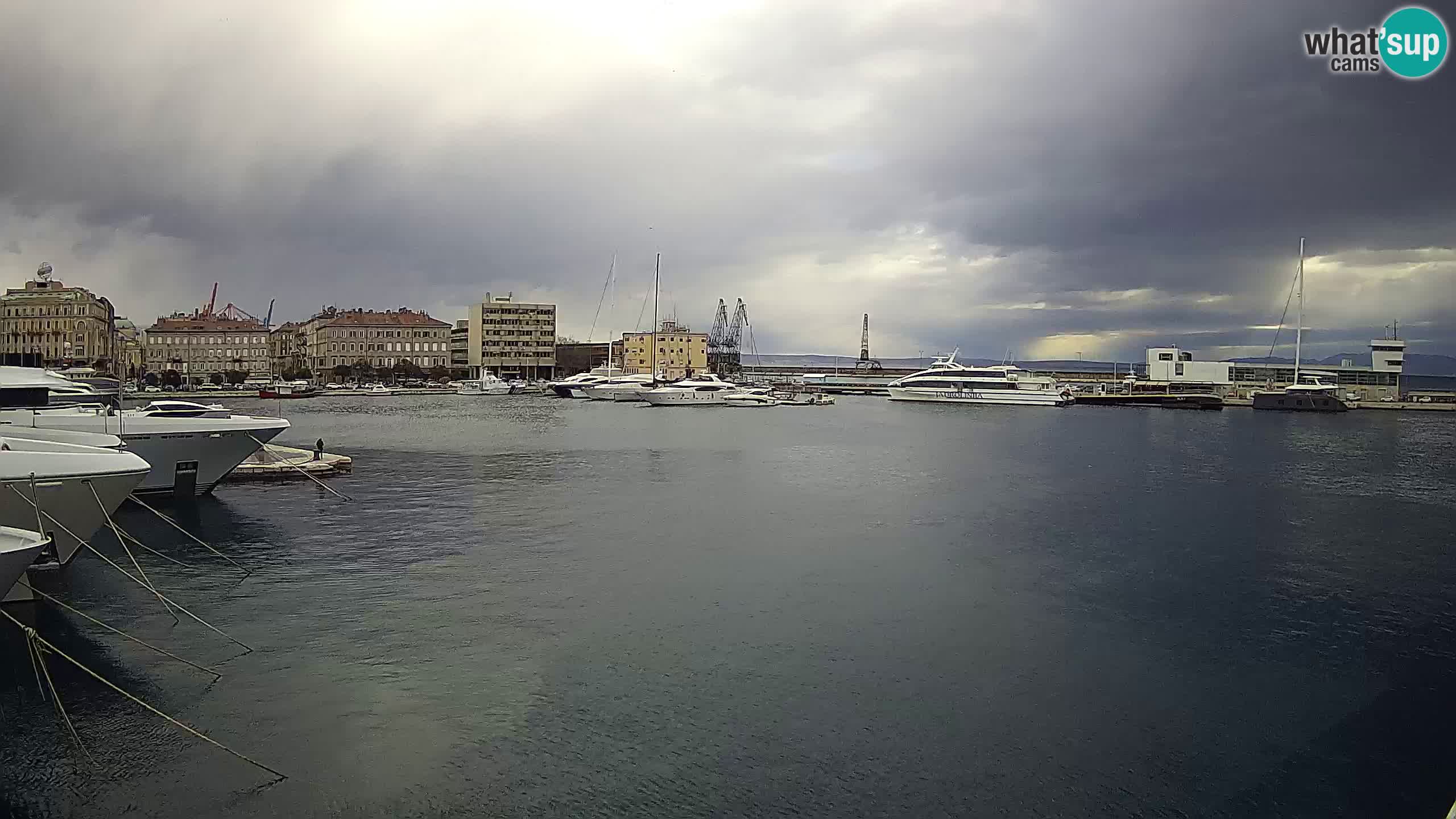 Botel Marina cámara web en vivo Rijeka