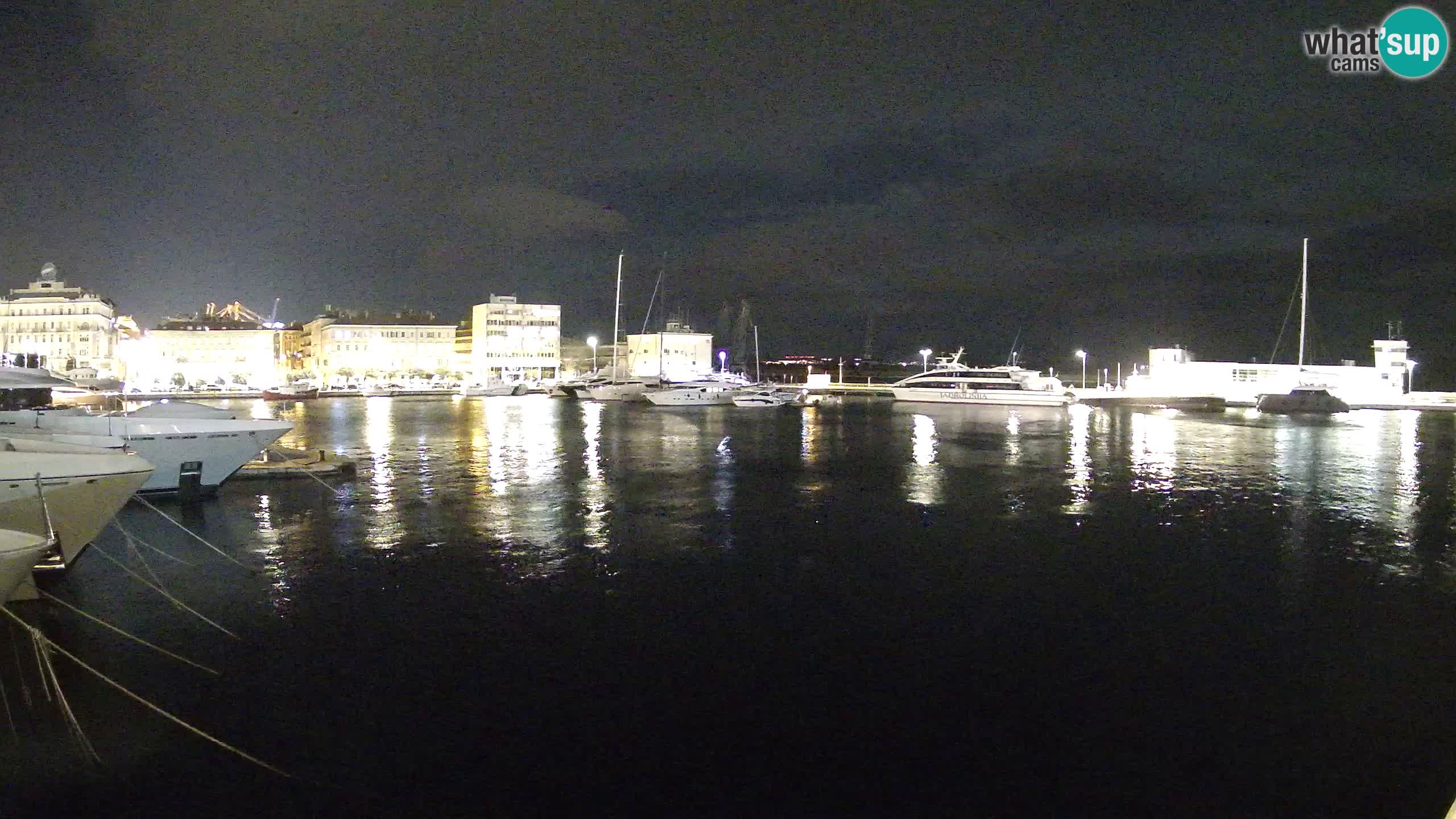 Reka – Botel Marina spletna kamera