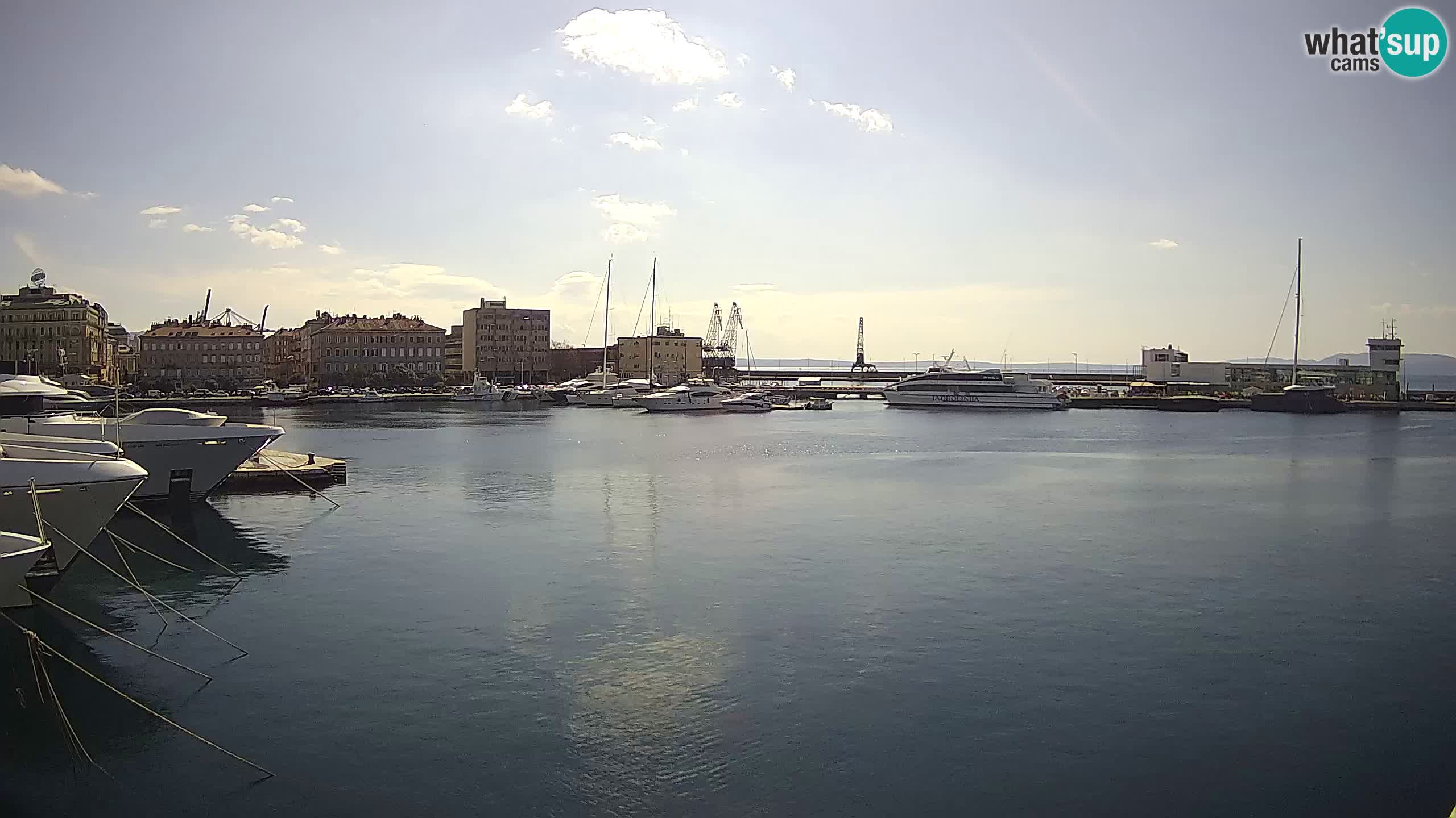 Reka – Botel Marina spletna kamera