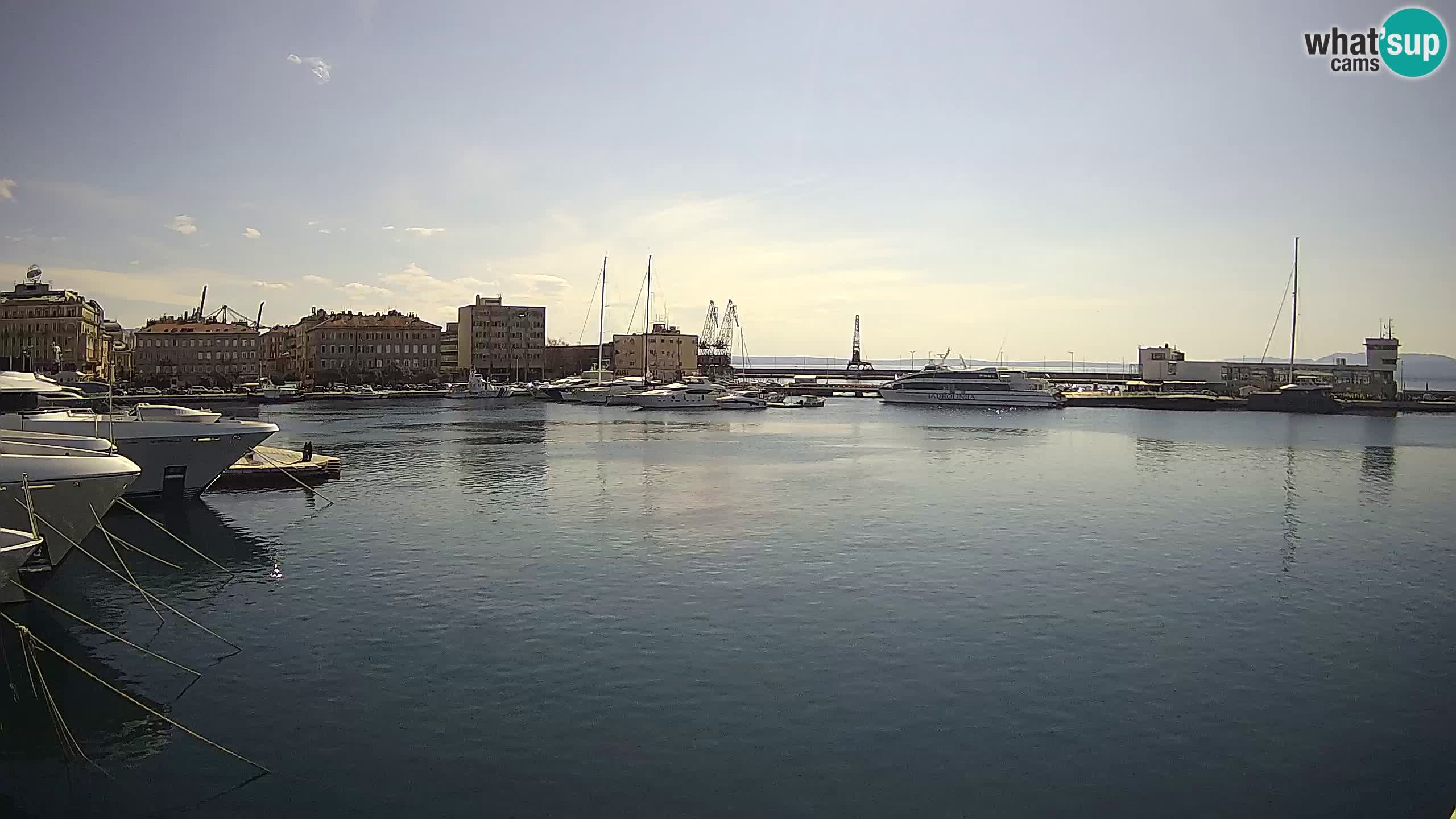 Reka – Botel Marina spletna kamera