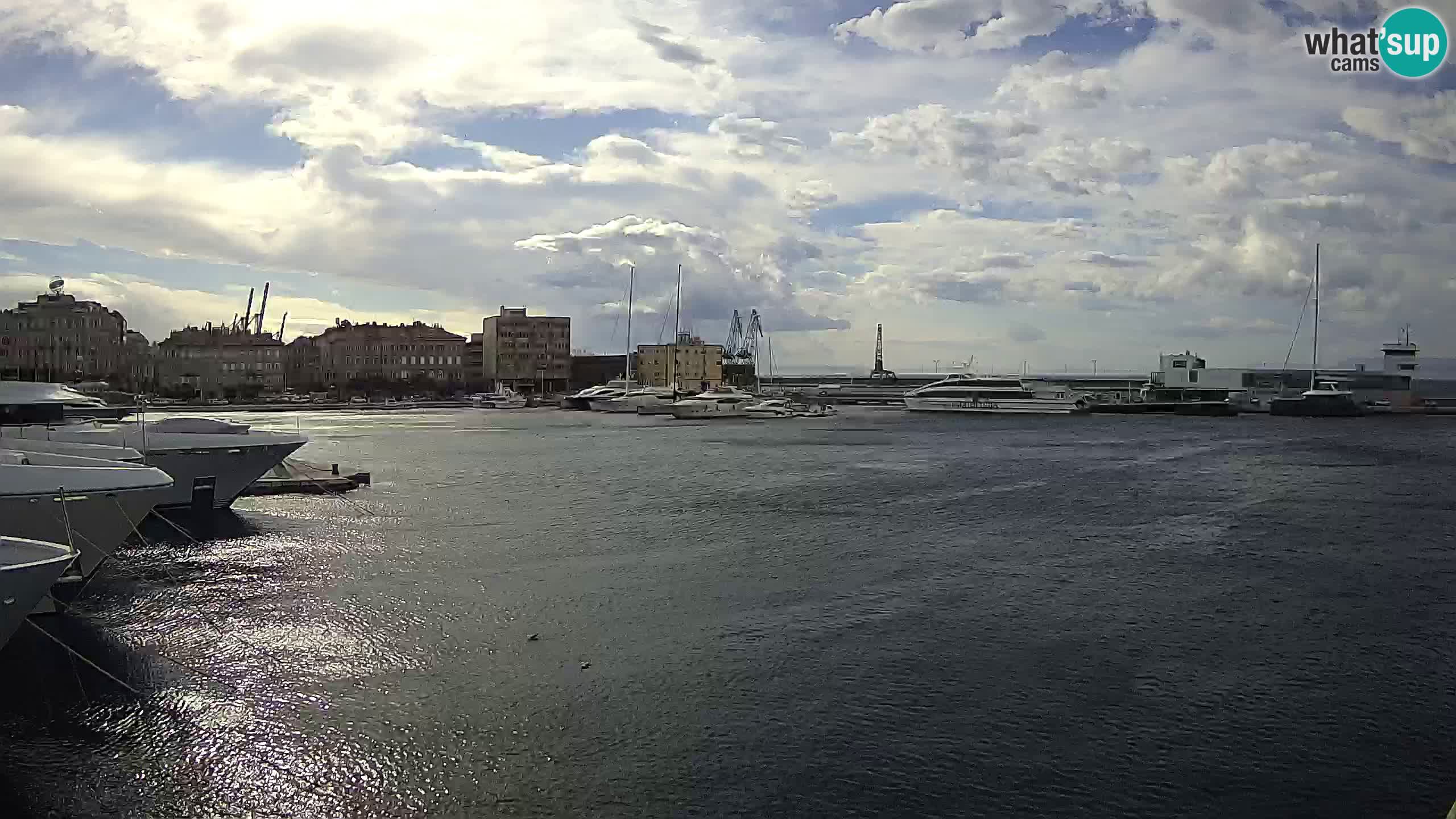 Botel Marina cámara web en vivo Rijeka