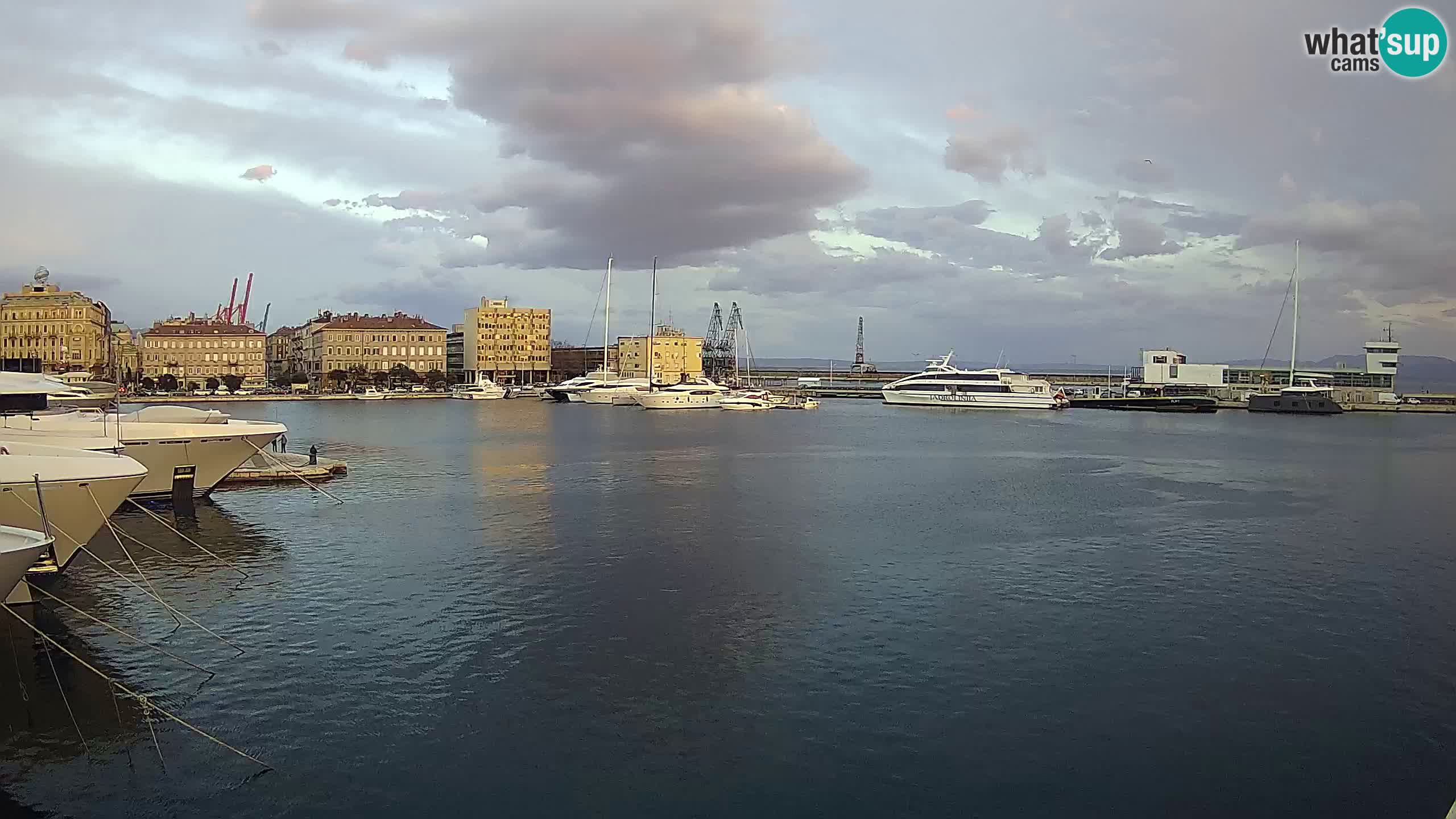 Botel Marina – Rijeka live cam