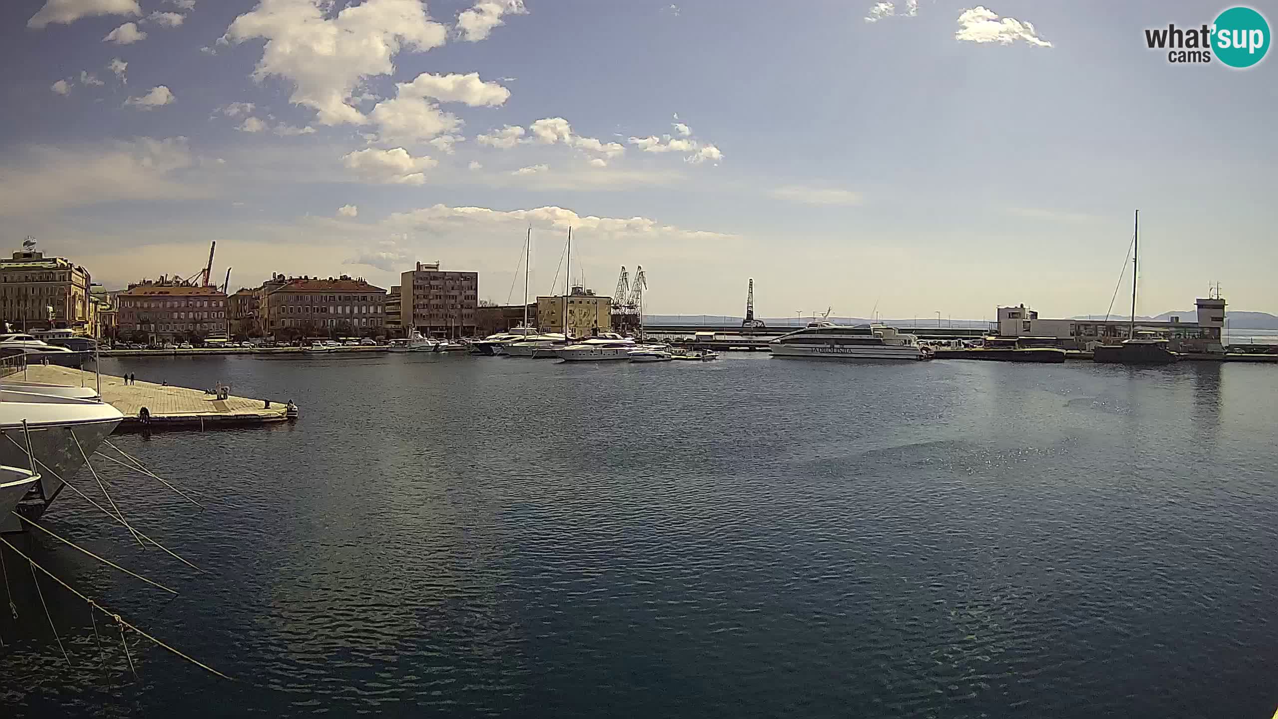 Reka – Botel Marina spletna kamera